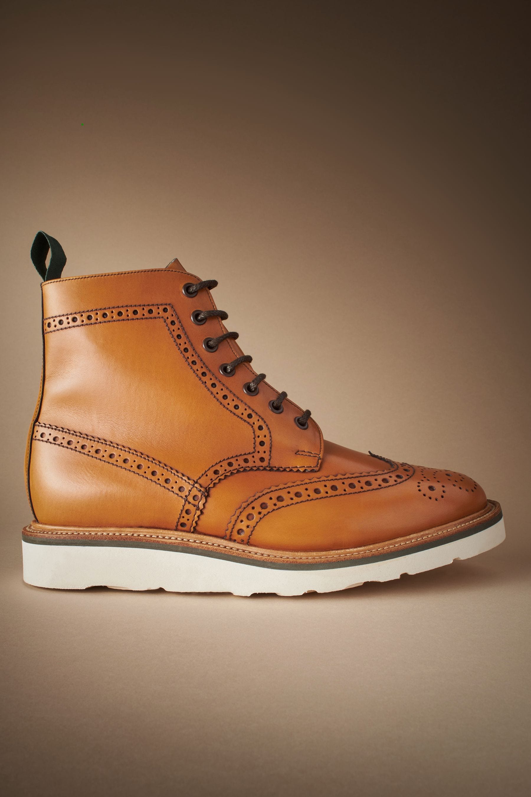 Vibram tan boots hotsell