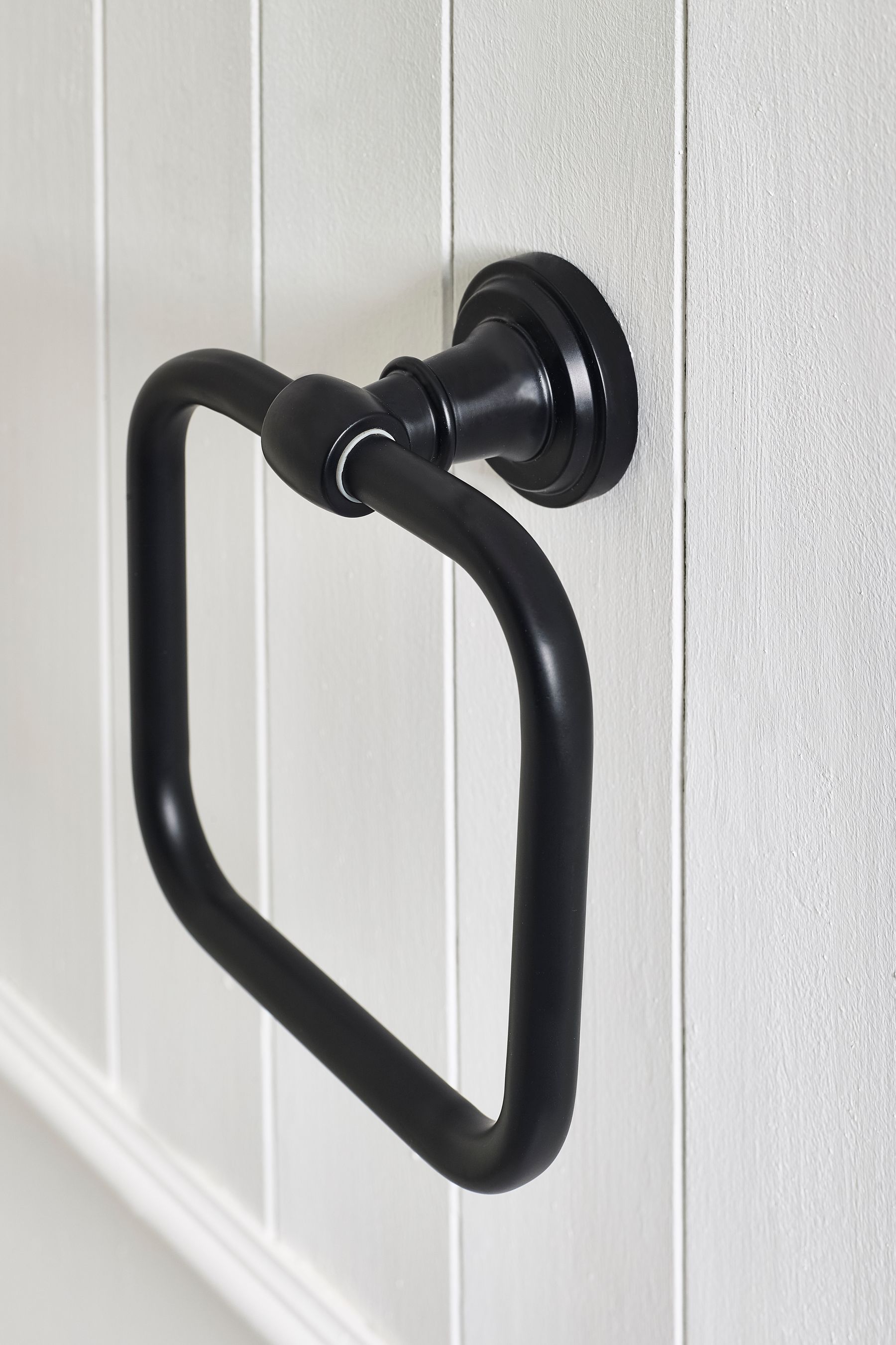 Black Heritage Towel Ring