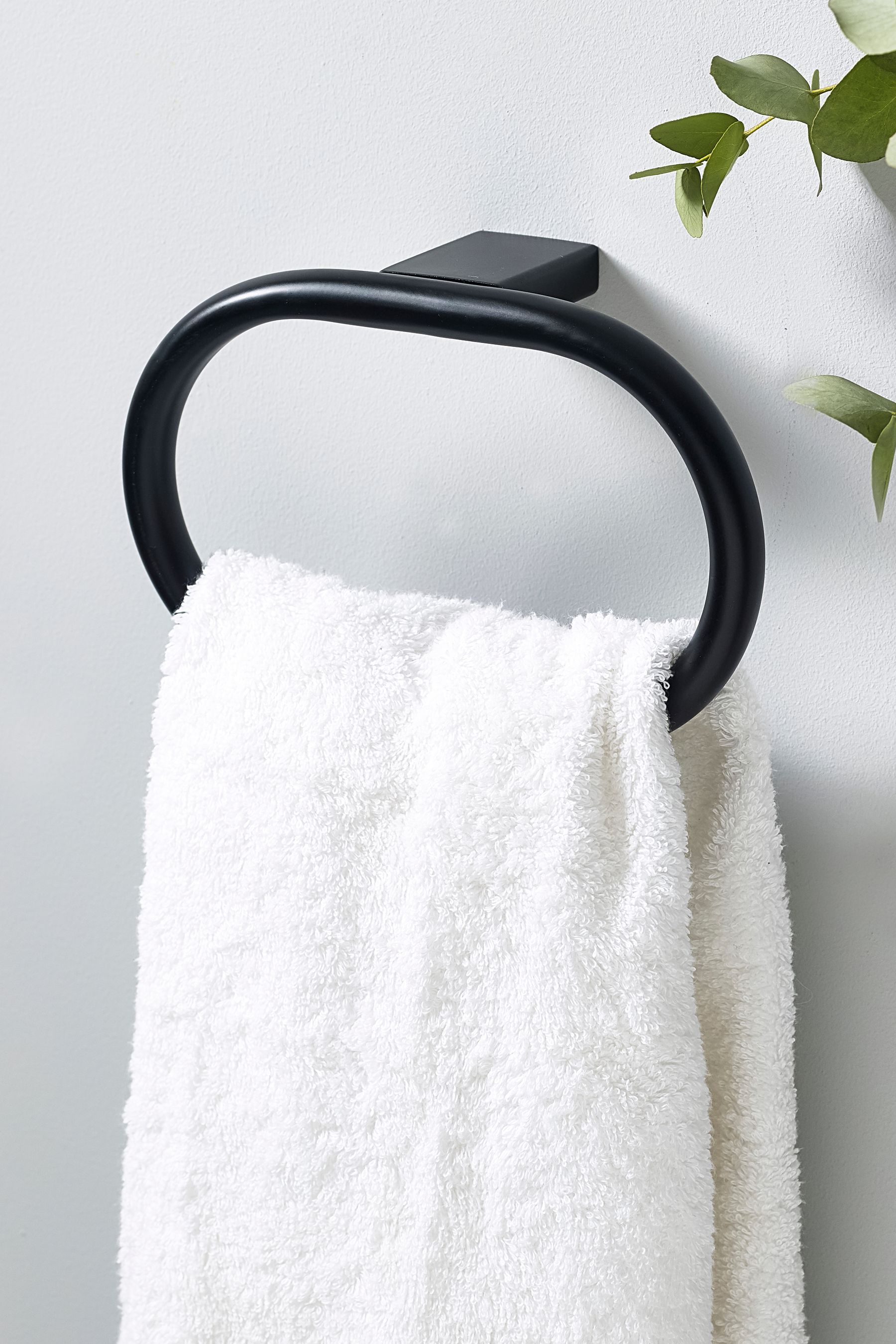 Black towel ring next hotsell
