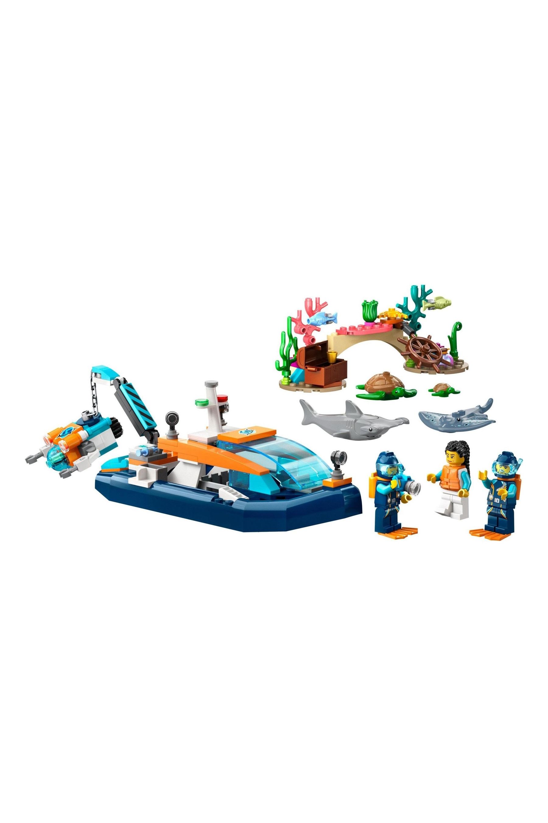 Lego boat with submarine 2025