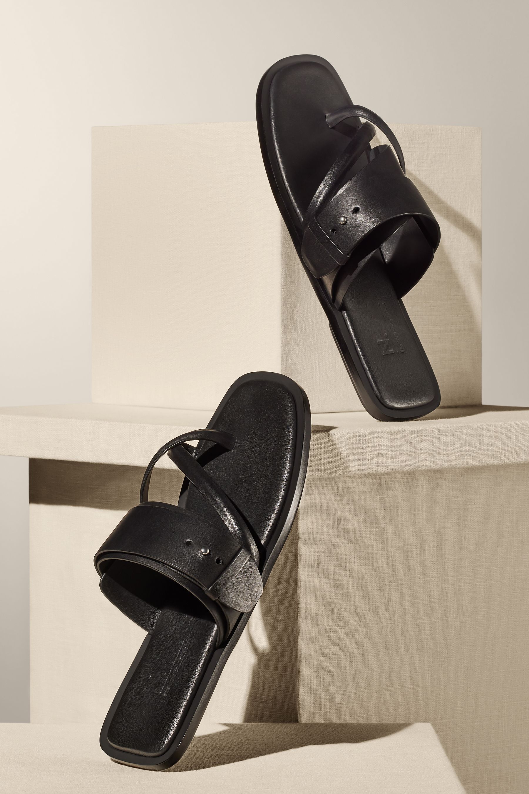 Toe loop sandals next top