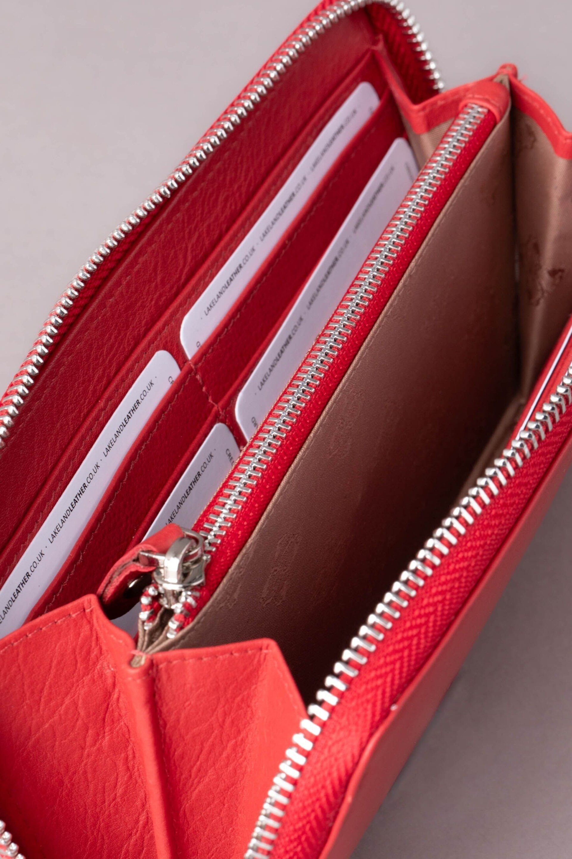 Lakeland Leather Red Large Leather Zip Purse - Image 3 of 5