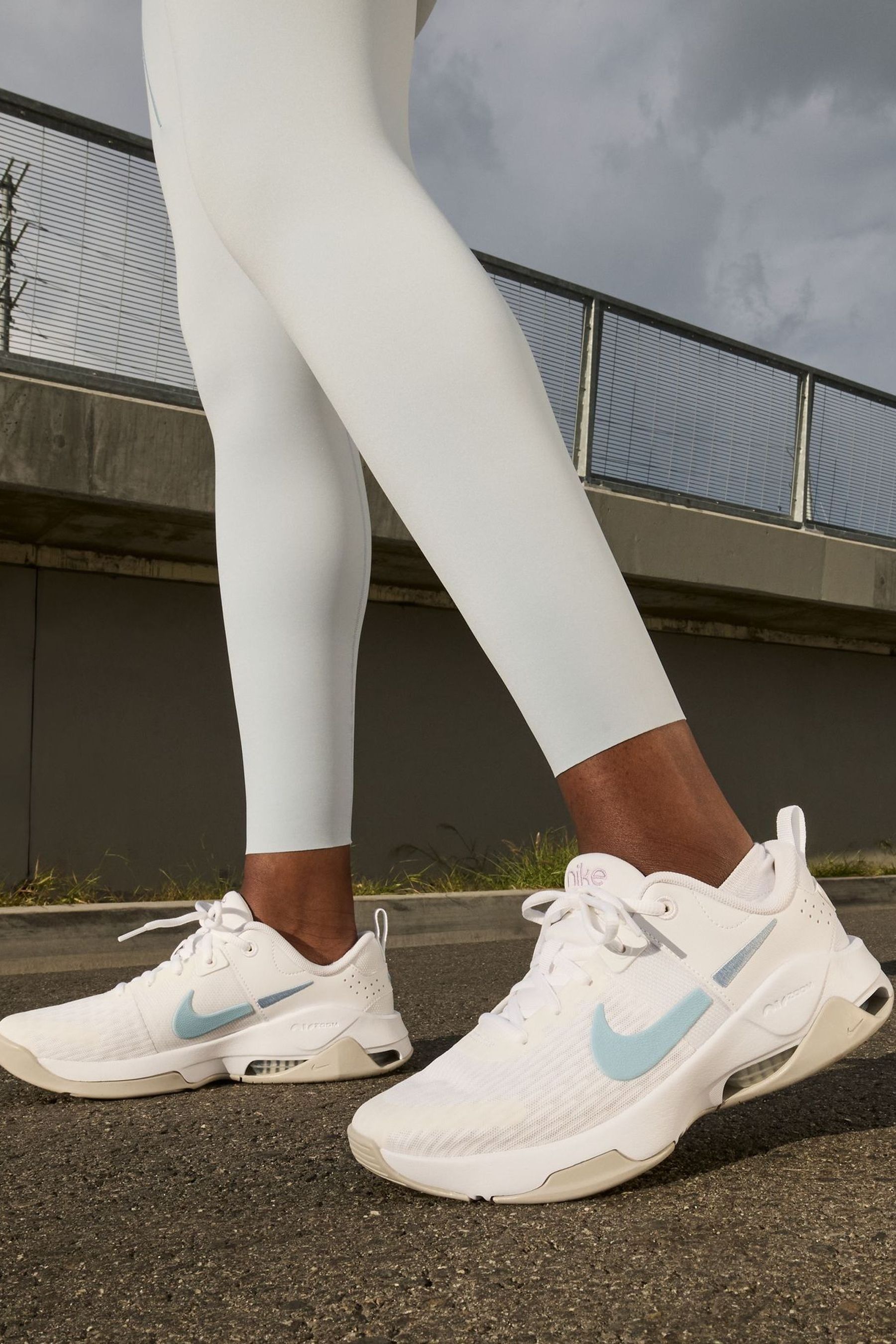 Nike white zoom outlet