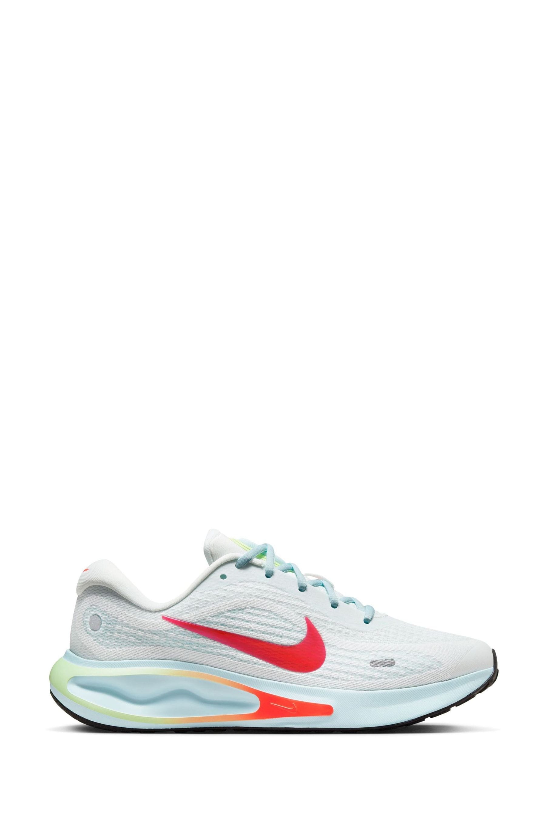 Nike white running trainers outlet
