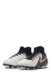 Nike White Jr. Phantom Luna Club Multi Ground Football Boots - Image 3 of 9