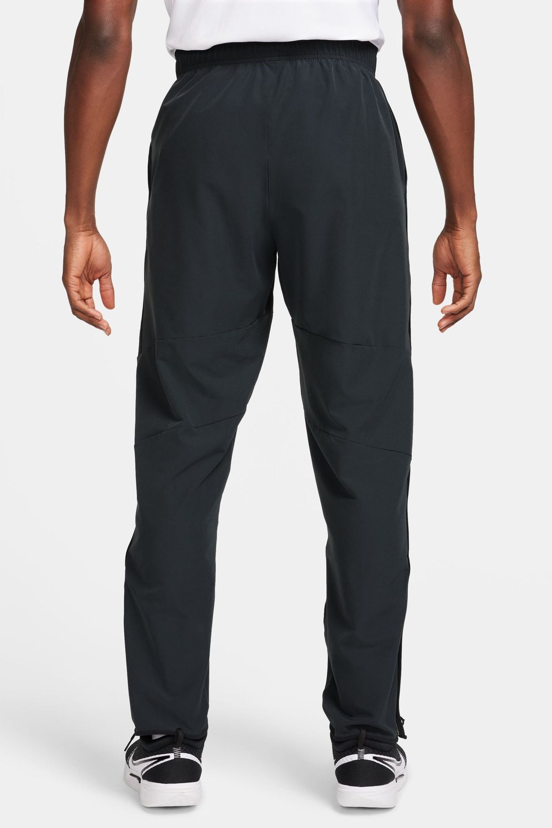 Nike tennis joggers online