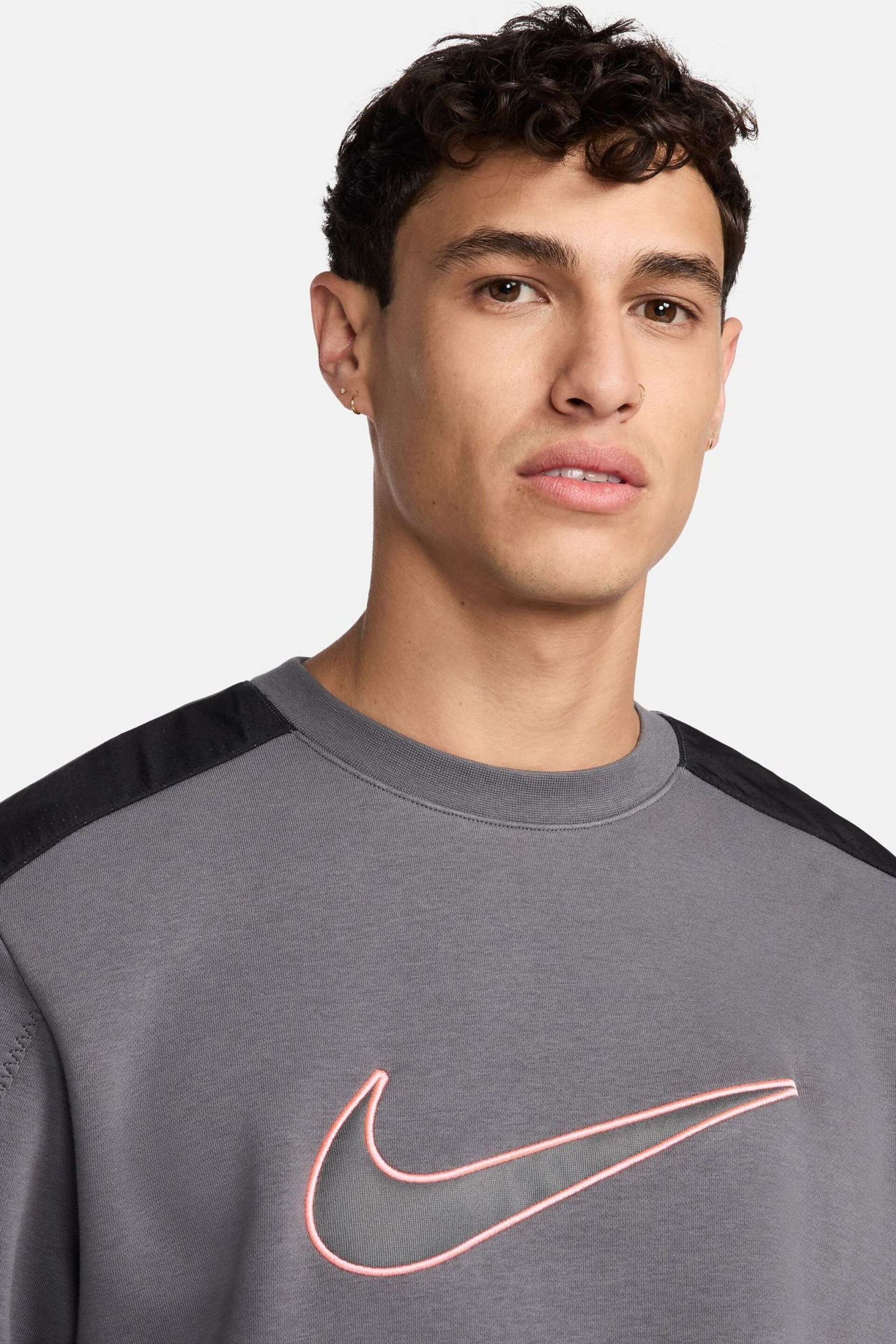 Nike Grey Sportswear Colourblock Crew Sweatshirt - Image 3 of 5