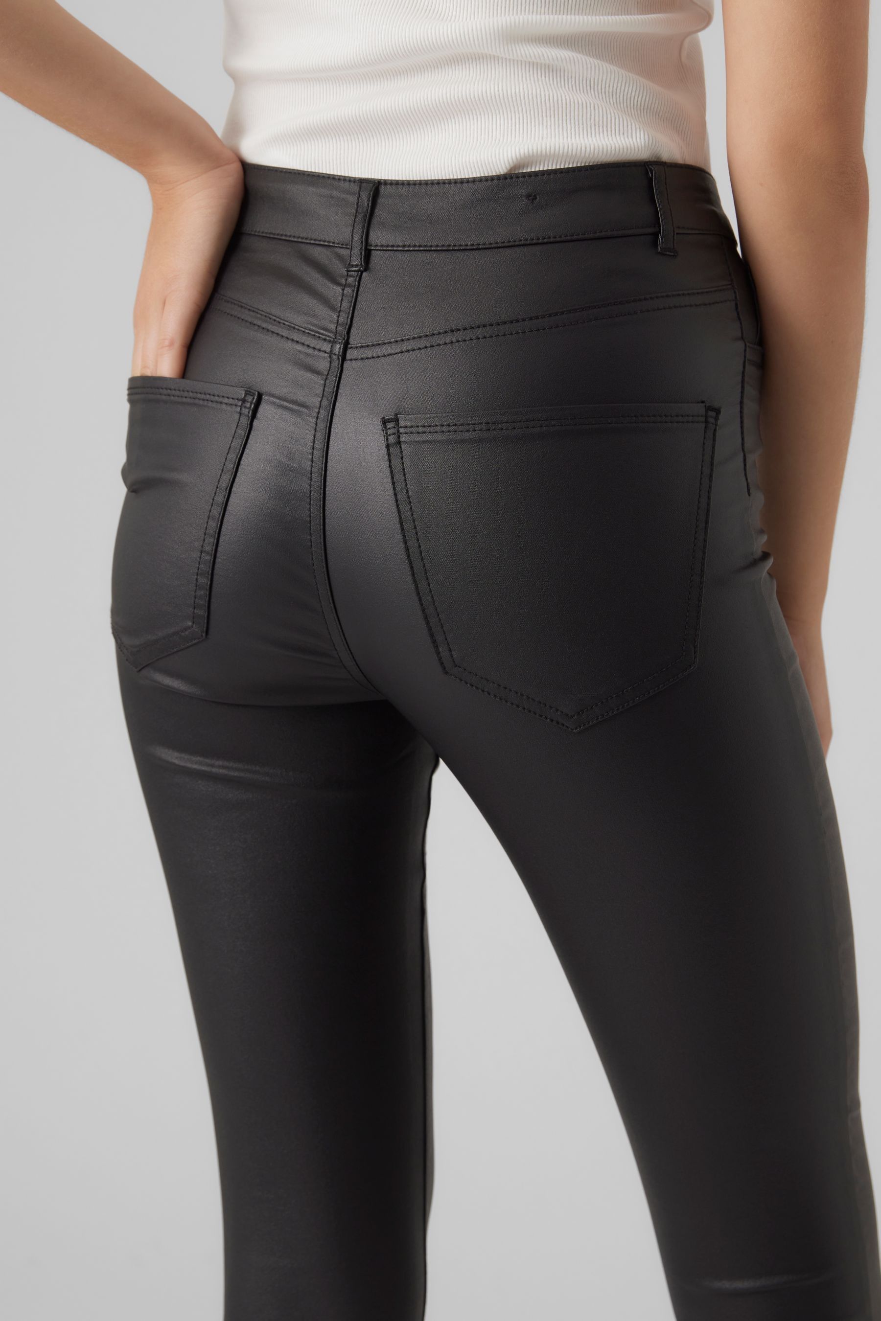 Vero moda coated skinny jeans discount