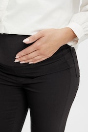 Mamalicious Black Slim Fit High Waist Over the Bump Maternity Jeans - Image 4 of 8