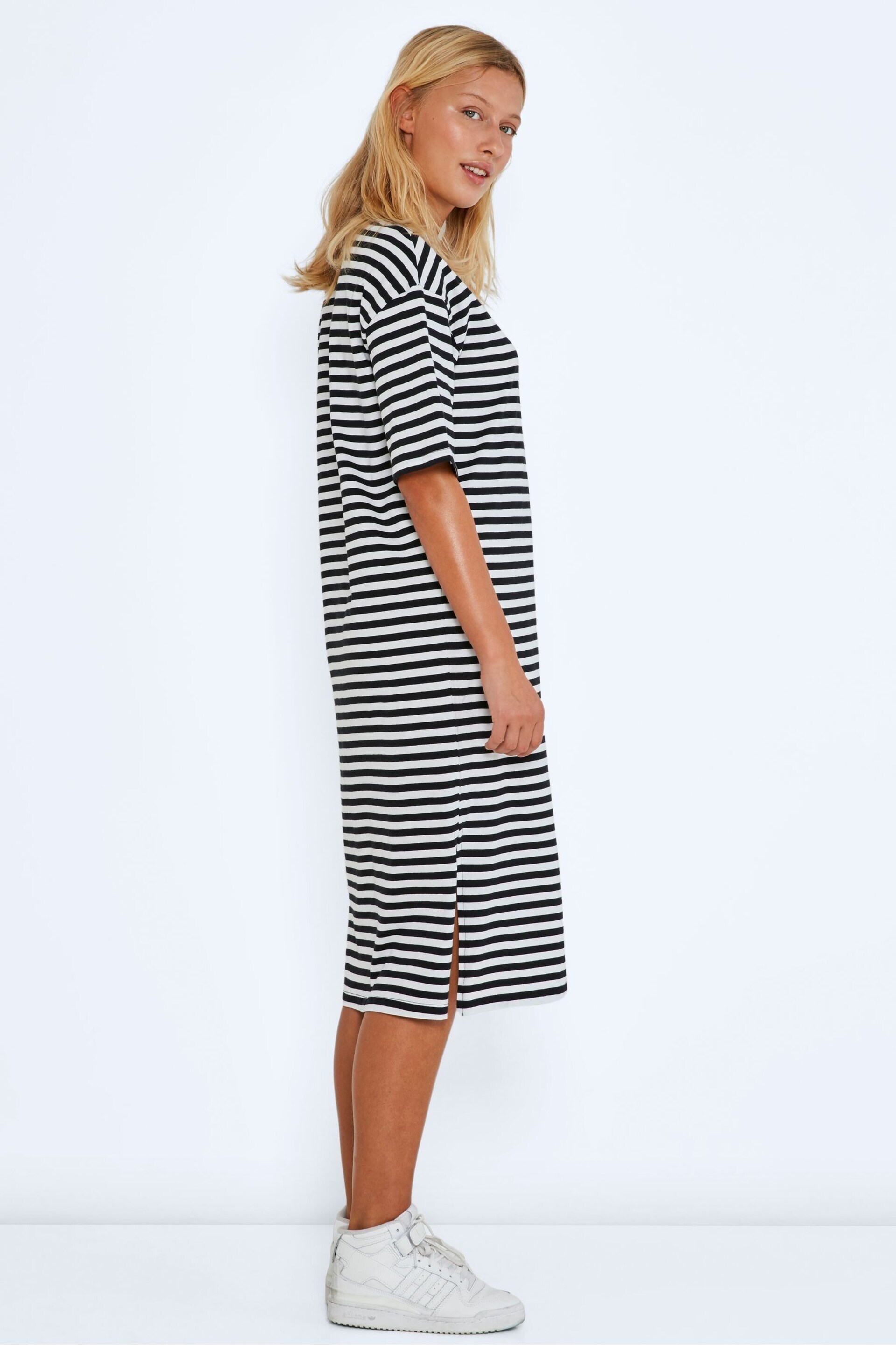 NOISY MAY Black Oversized Midi T-Shirt Dress - Image 2 of 7