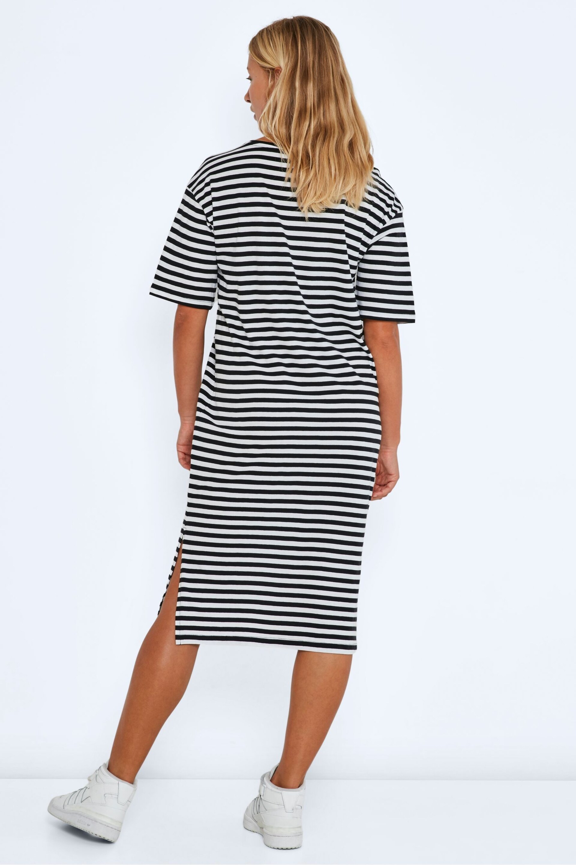 NOISY MAY Black Oversized Midi T-Shirt Dress - Image 3 of 7