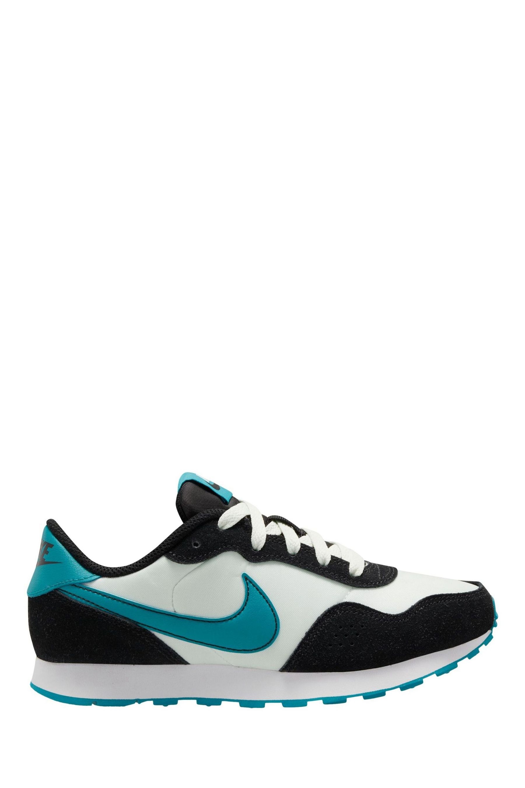 Nike md runner youth top