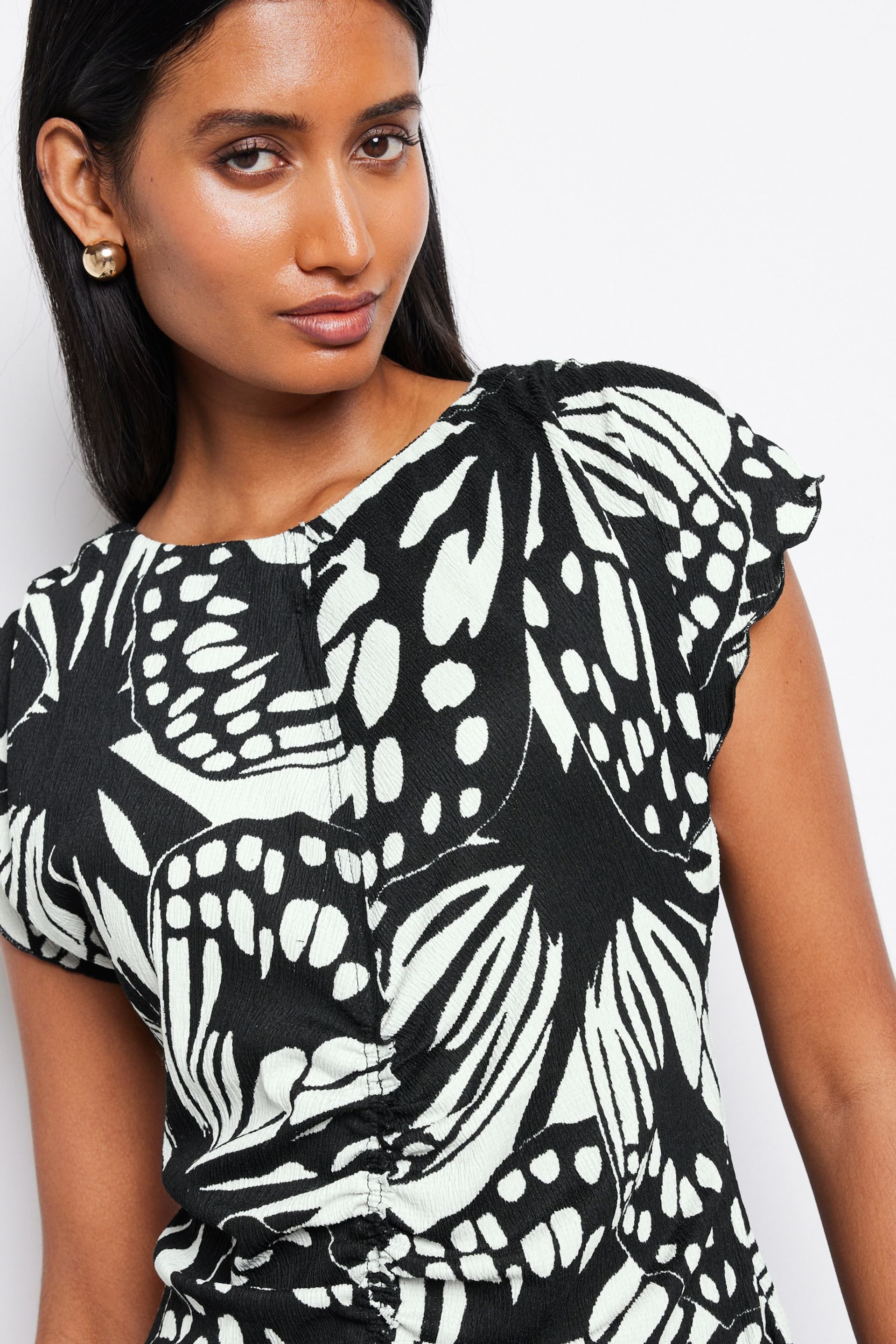 Mono Abstract Butterfly Textured Ruched Front Mini Dress - Image 4 of 4