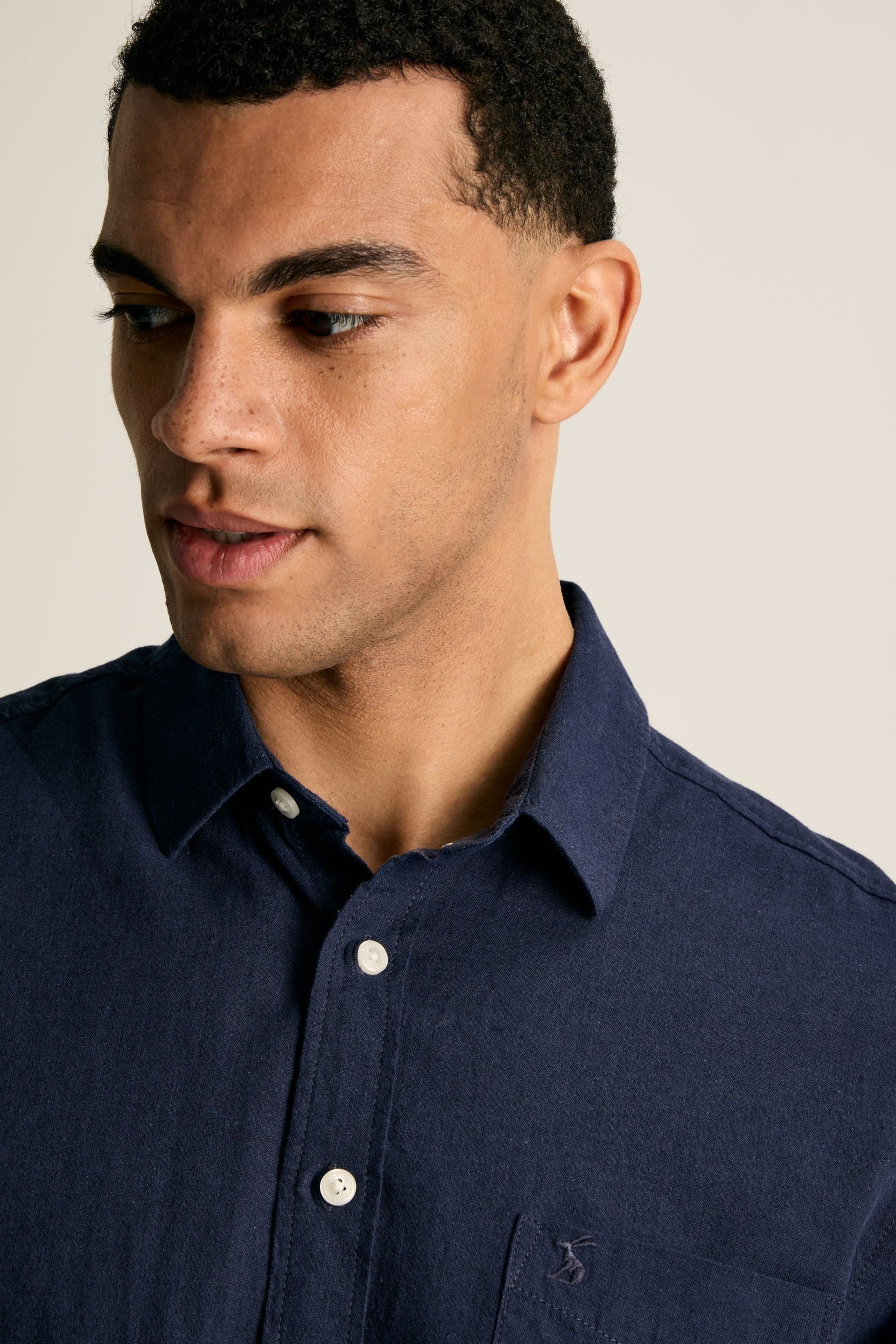 Joules Linen Blend Navy Blue Plain Short Sleeve Shirt - Image 4 of 6