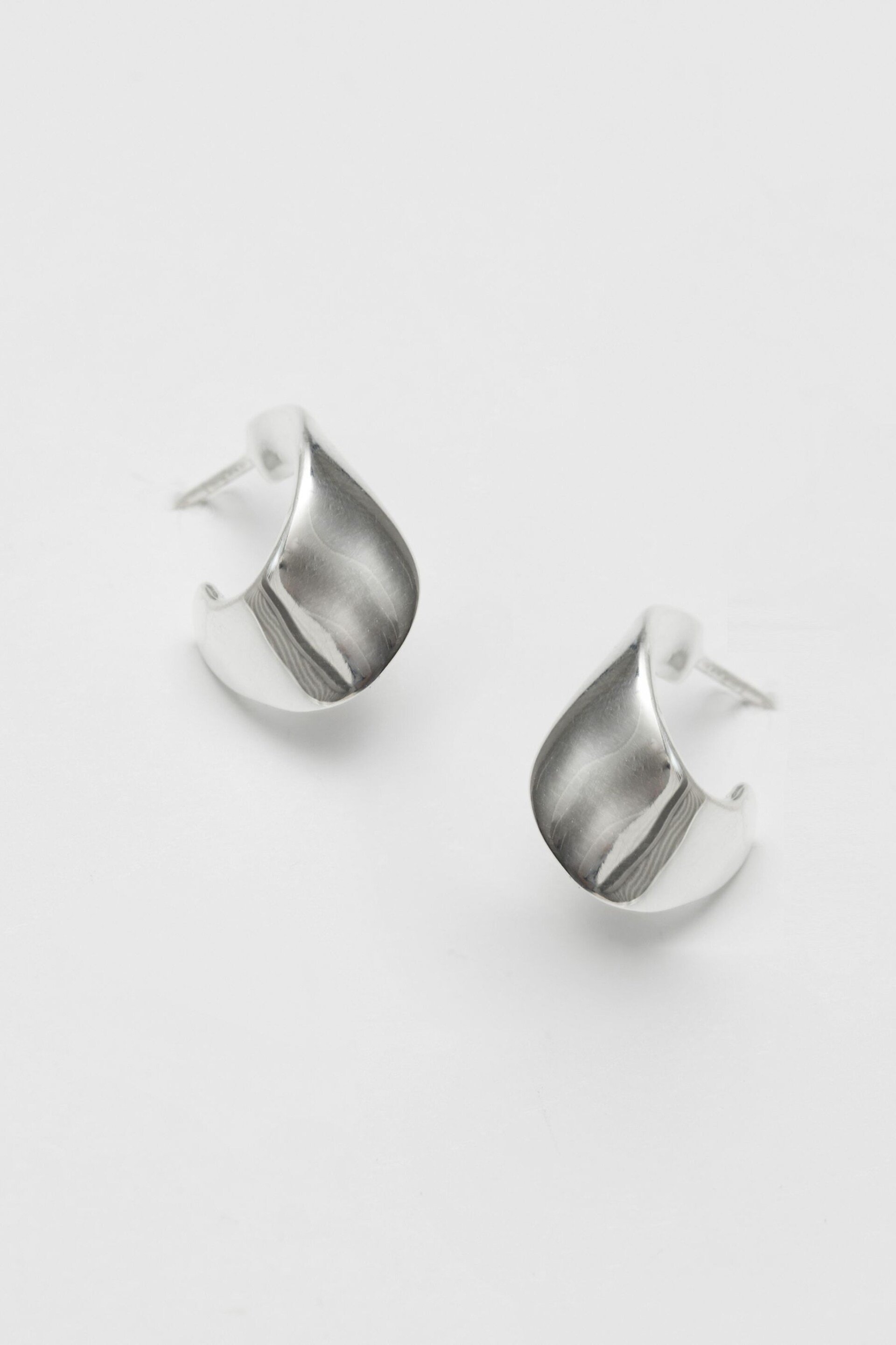 Simply Silver Sterling Silver 925 Clean Polished Twist Hoop Earrings - Image 1 of 3