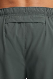 Nike Green 7 Inch Dri-FIT Challenger Unlined Running Shorts - Image 5 of 9