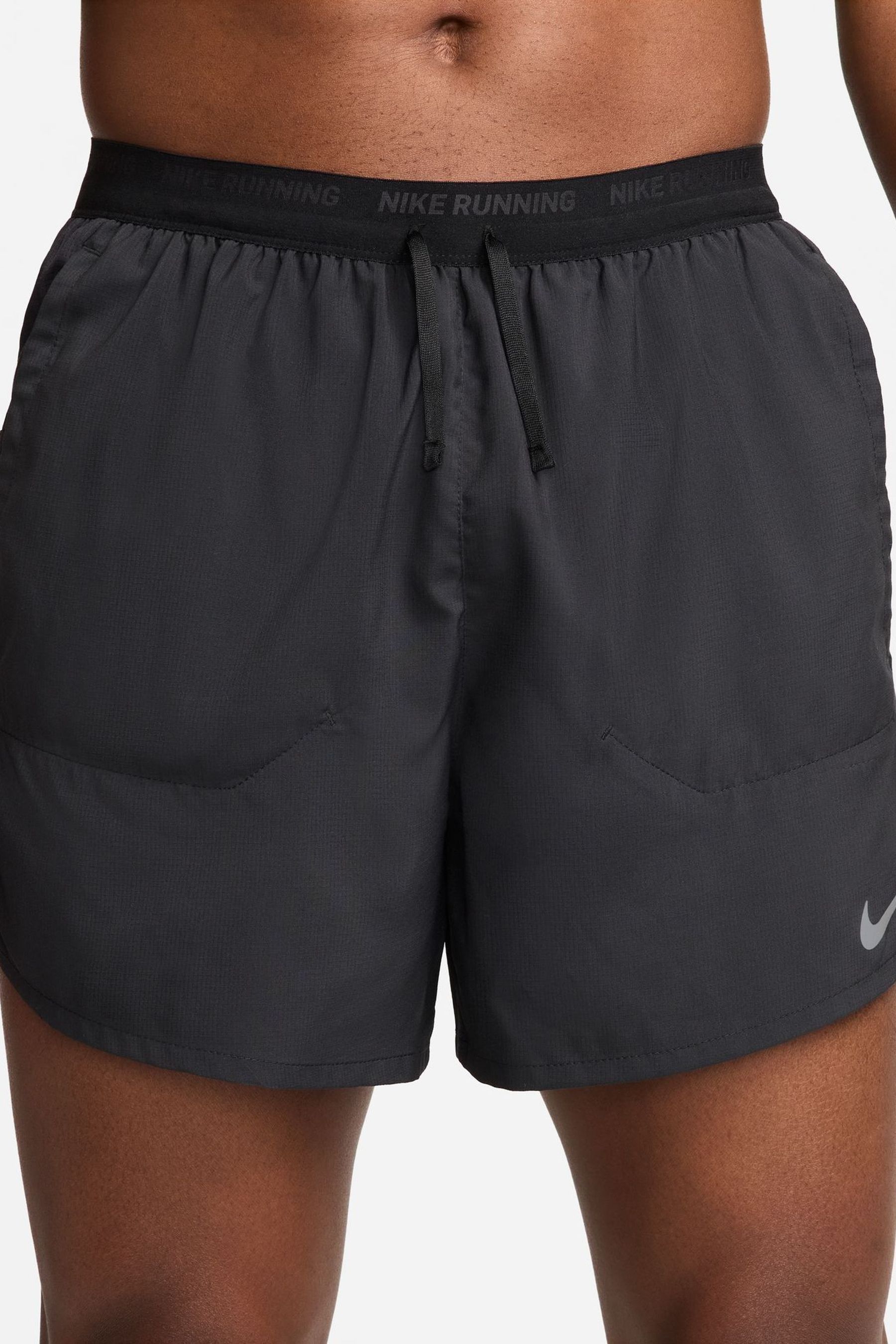 Comprar Pantalones cortos para correr Dri FIT Stride de 5 pulgadas de Nike from Next Spain