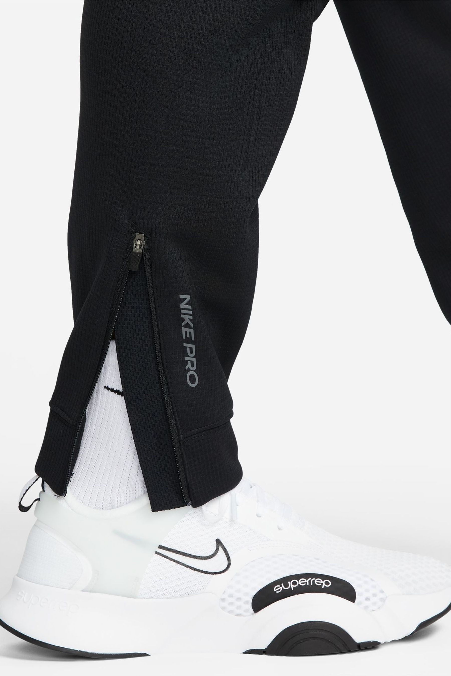 Nike therma sphere joggers online
