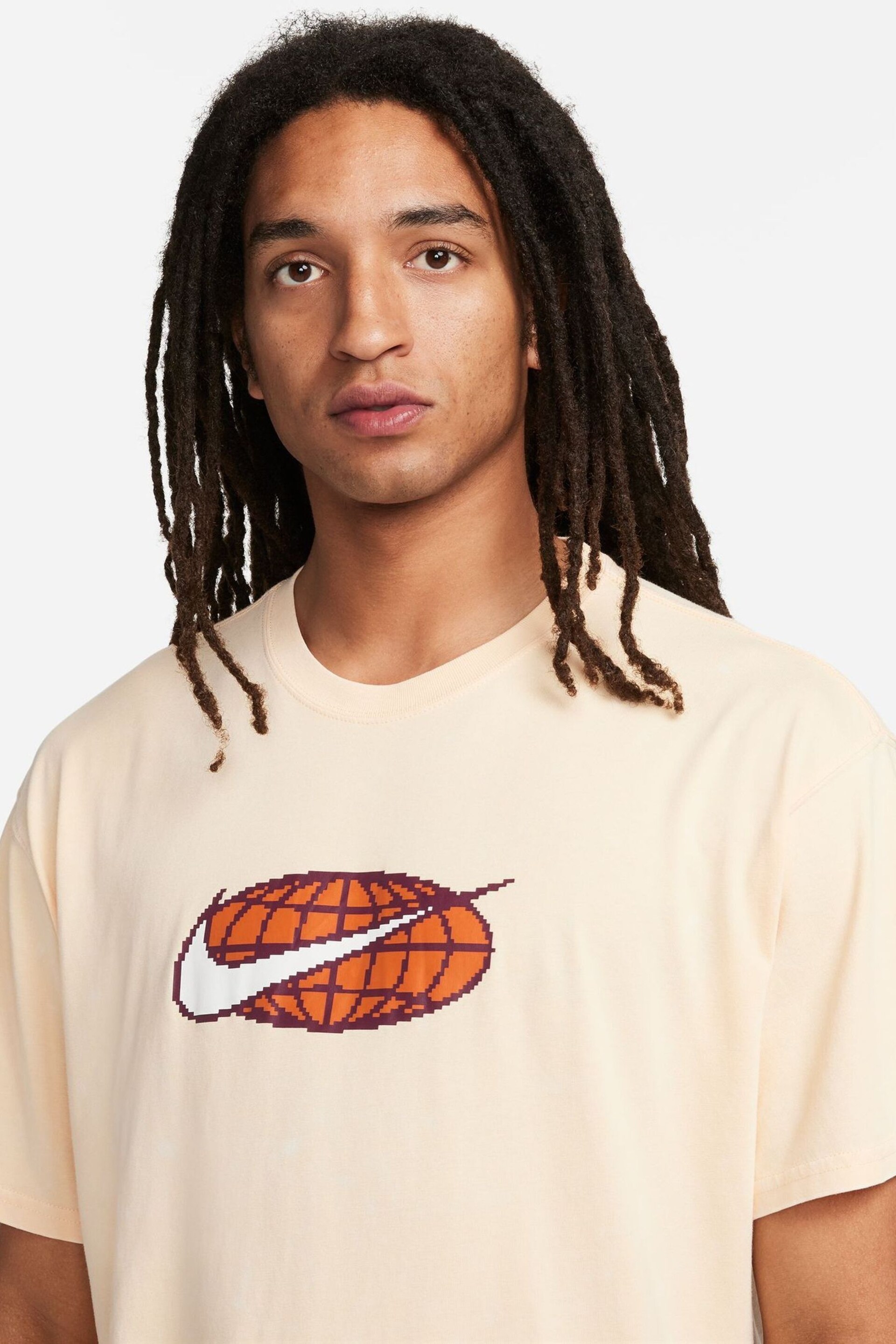 Nike Beige Sportswear Printed Graphic T-Shirt - Image 3 of 4