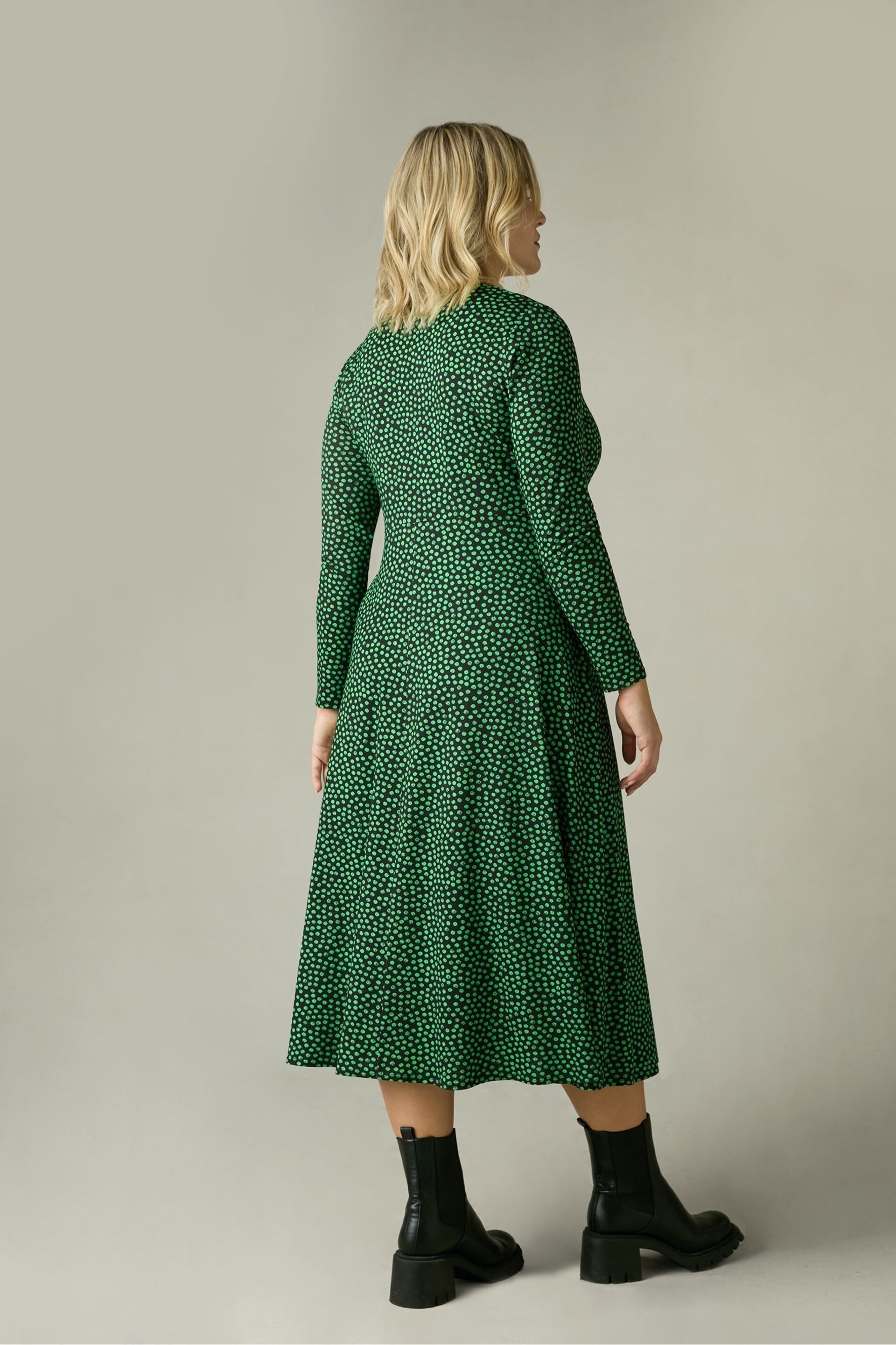 Live Unlimited Green Curve Spot Print Jersey Wrap Dress - Image 2 of 5