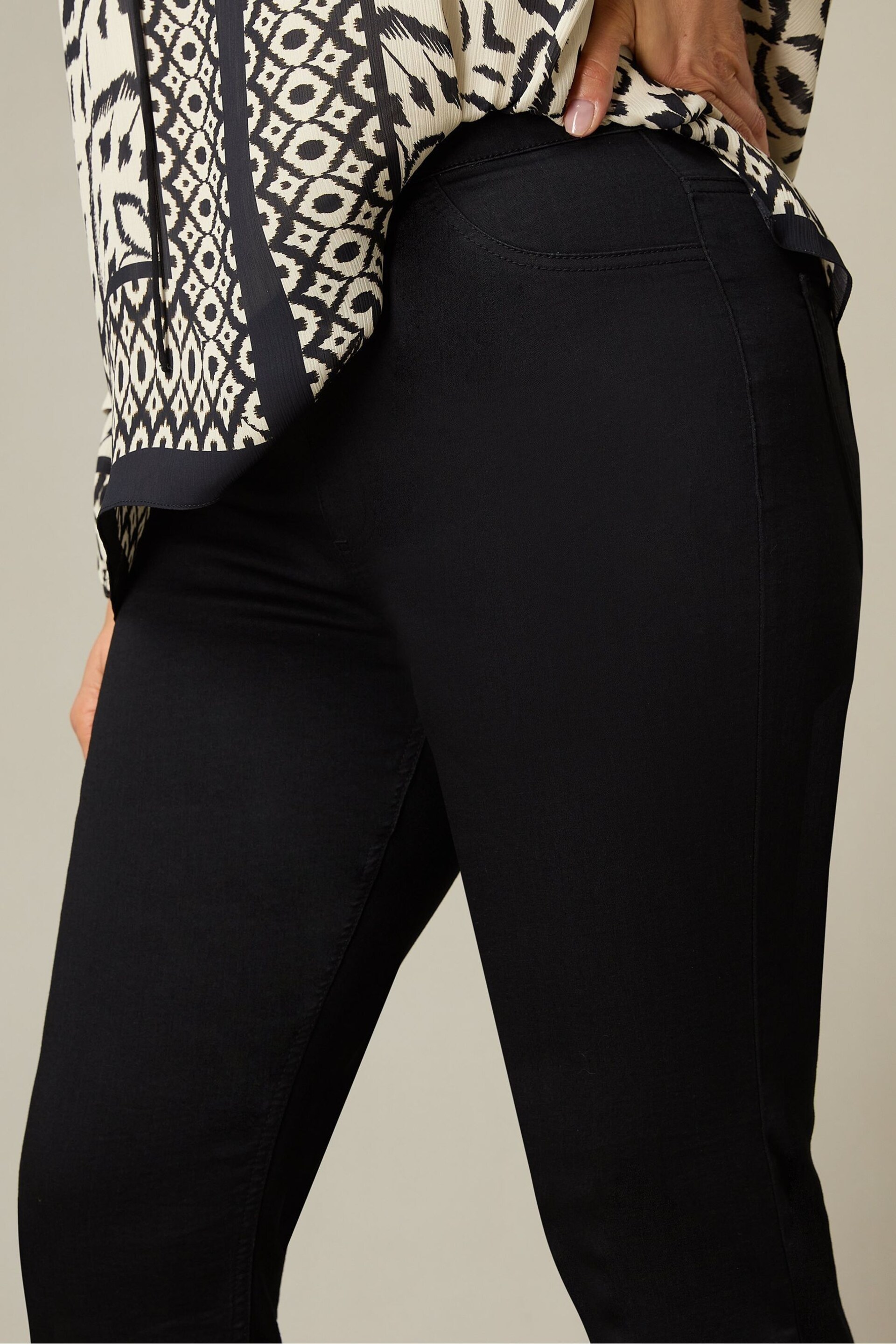 Live Unlimited Curve Petite Black Denim Jeans - Image 3 of 4