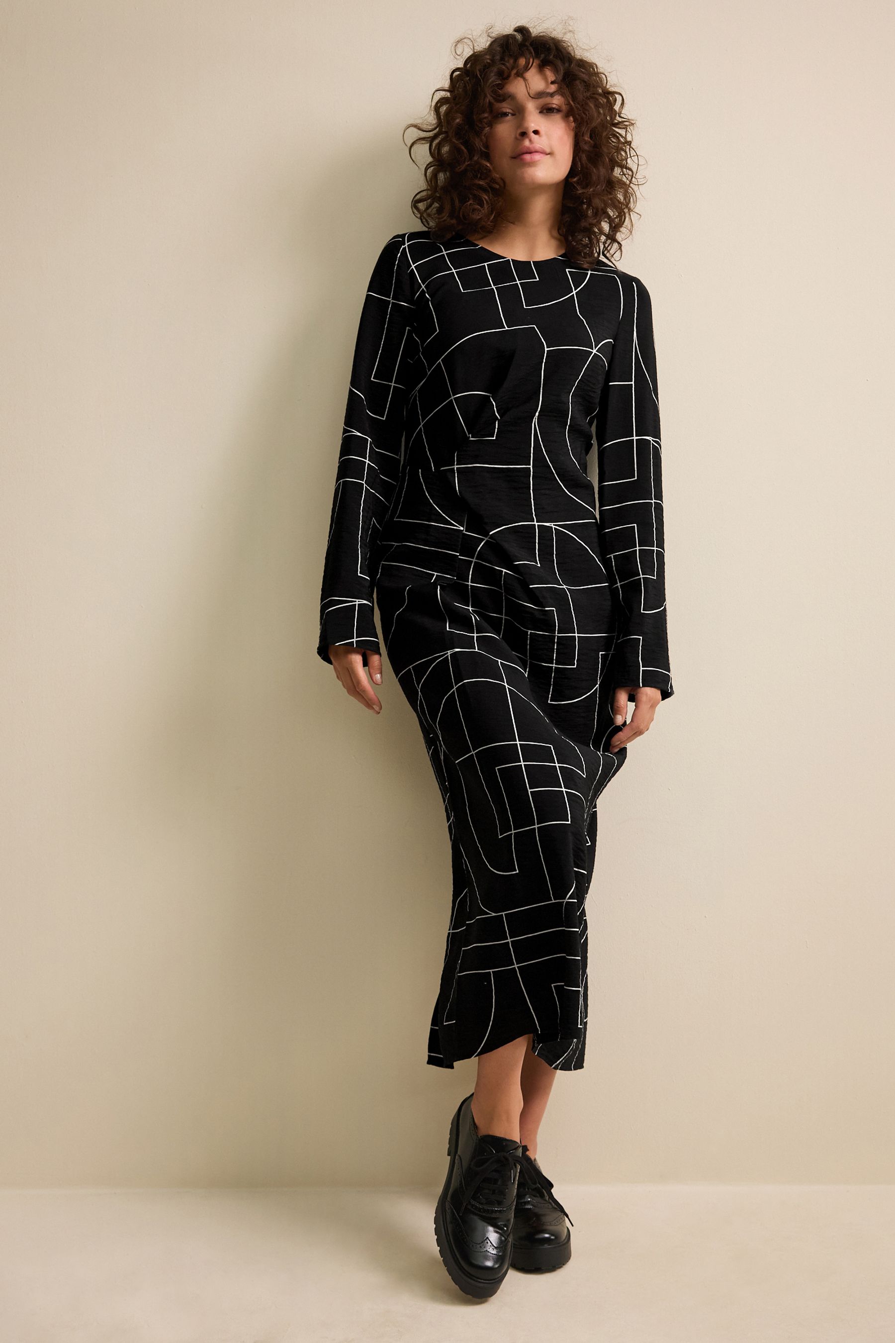 Next geometric dress shop