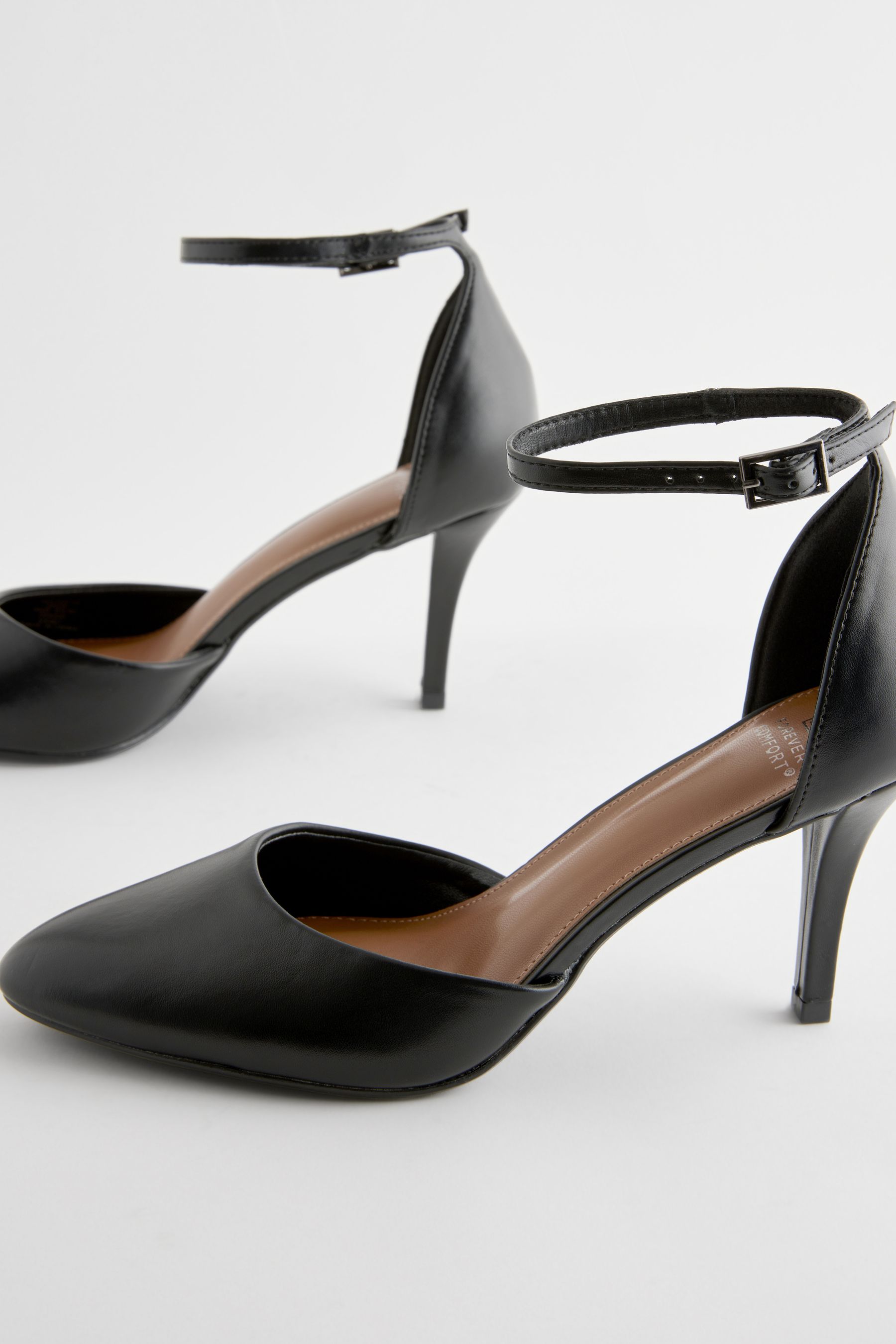Closed toe stilettos deals