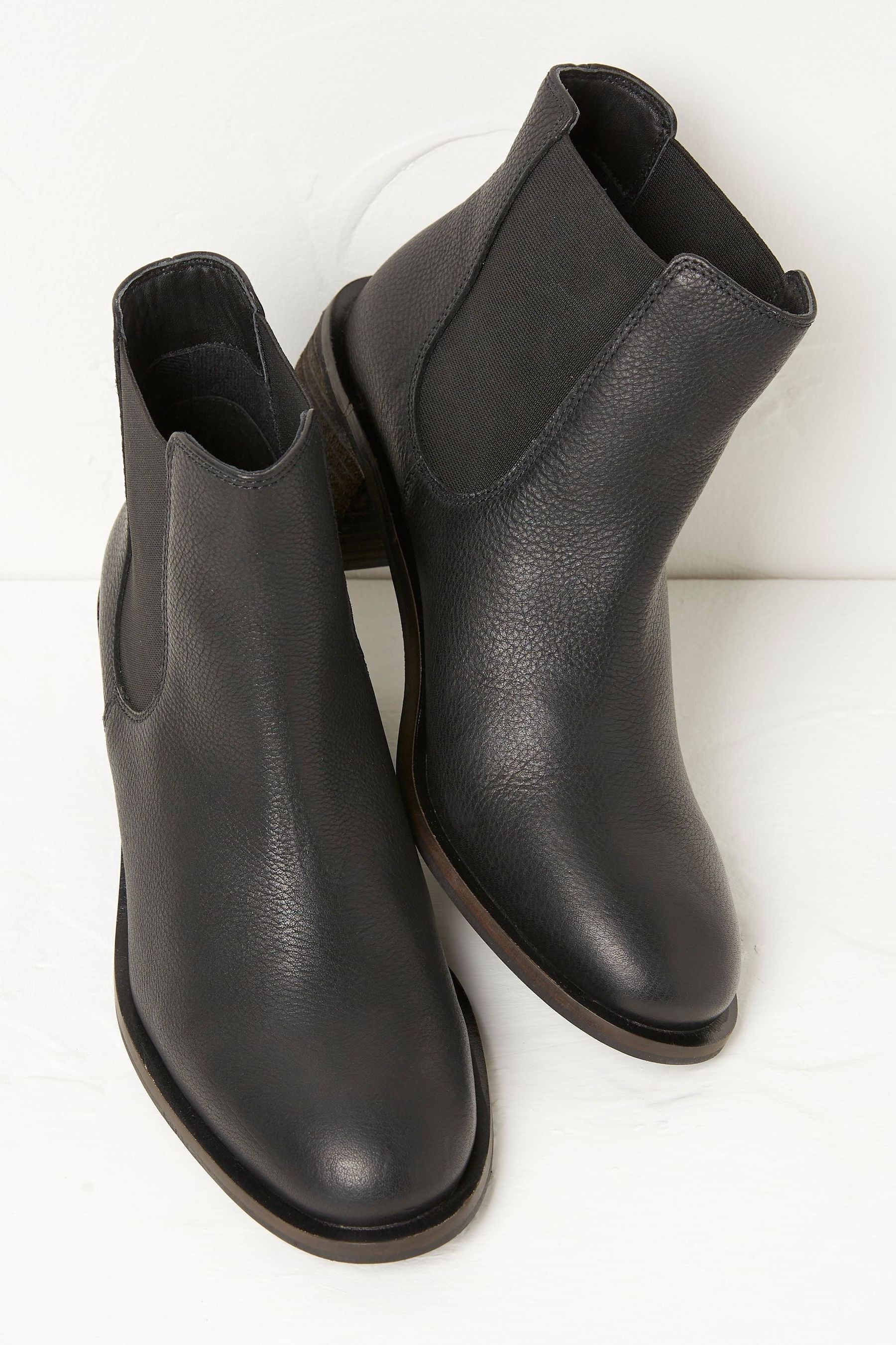 Leather chelsea ankle boots zara store