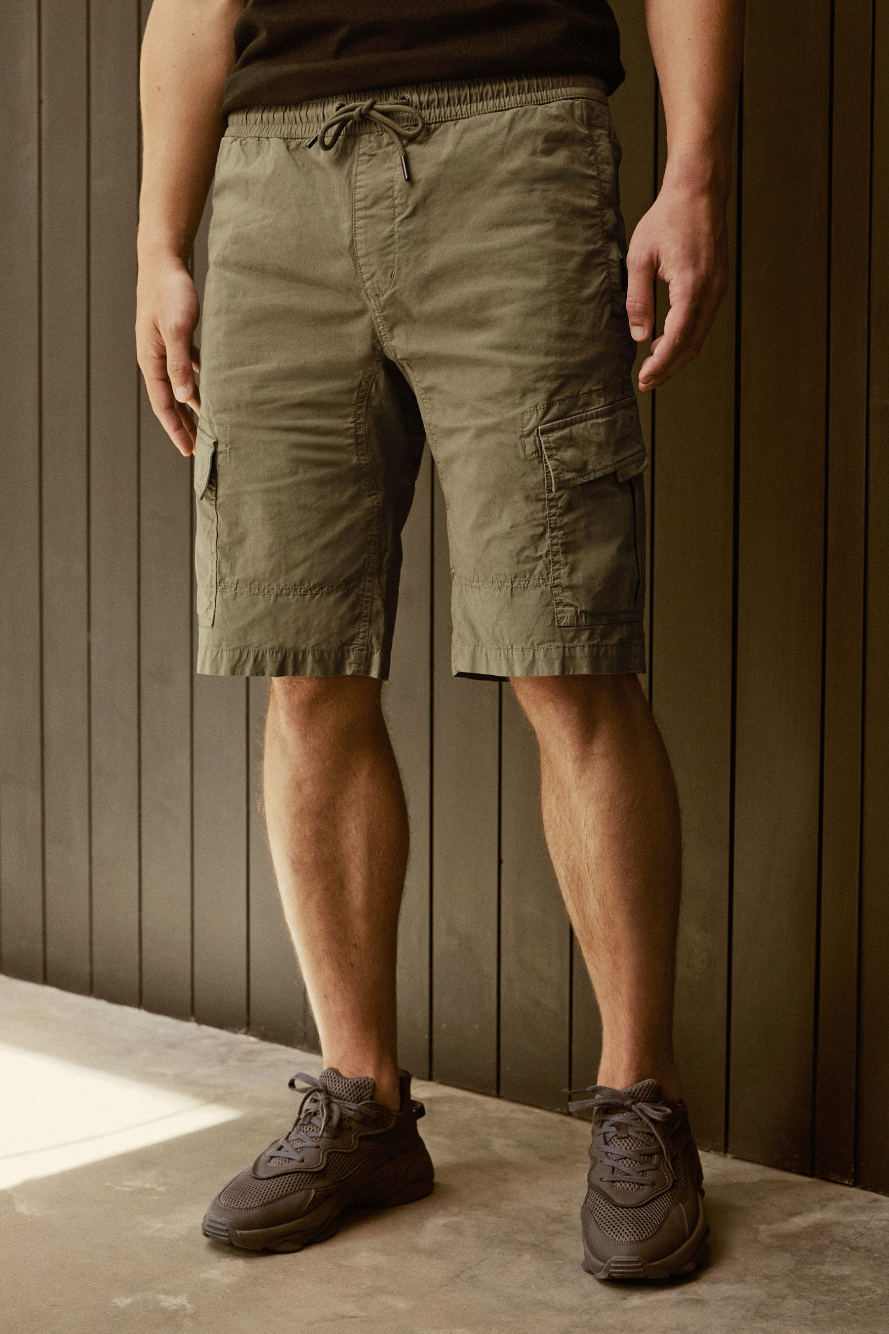 Cargo shorts with drawstring waist online
