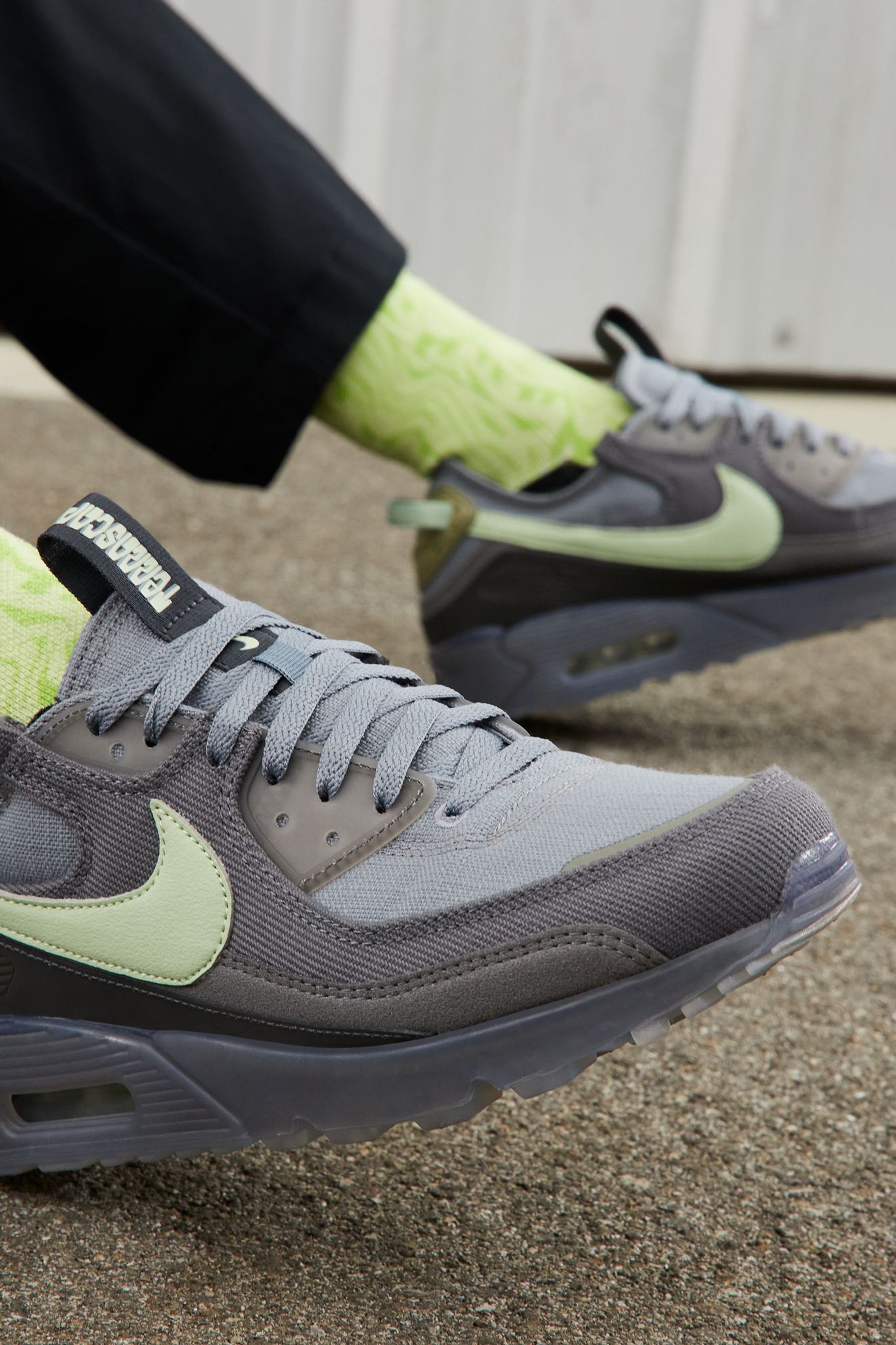 Nike grey black trainers deals