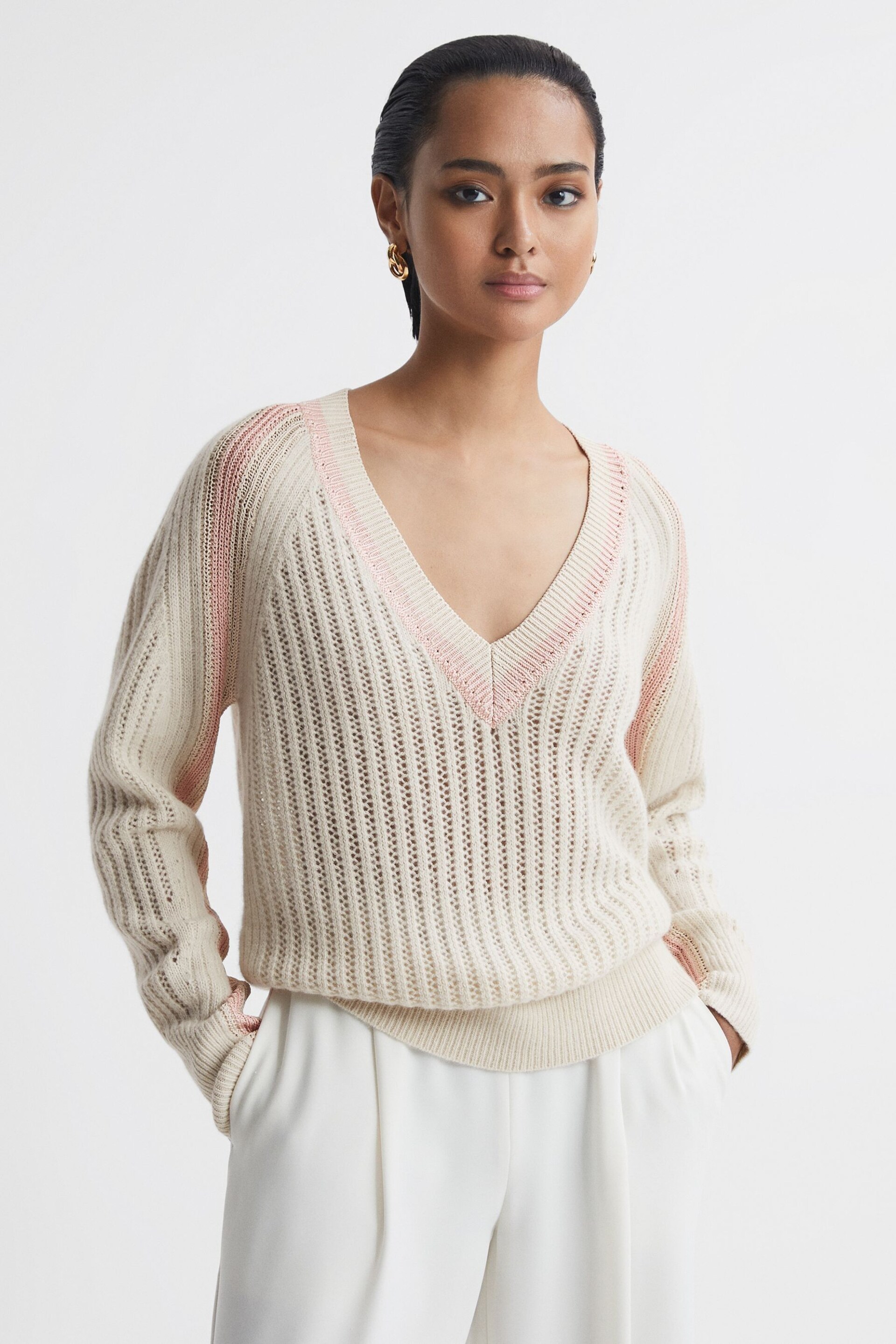 Reiss Cream/Nude Vale Wool Blend Knitted V-Neck Jumper - Image 1 of 5