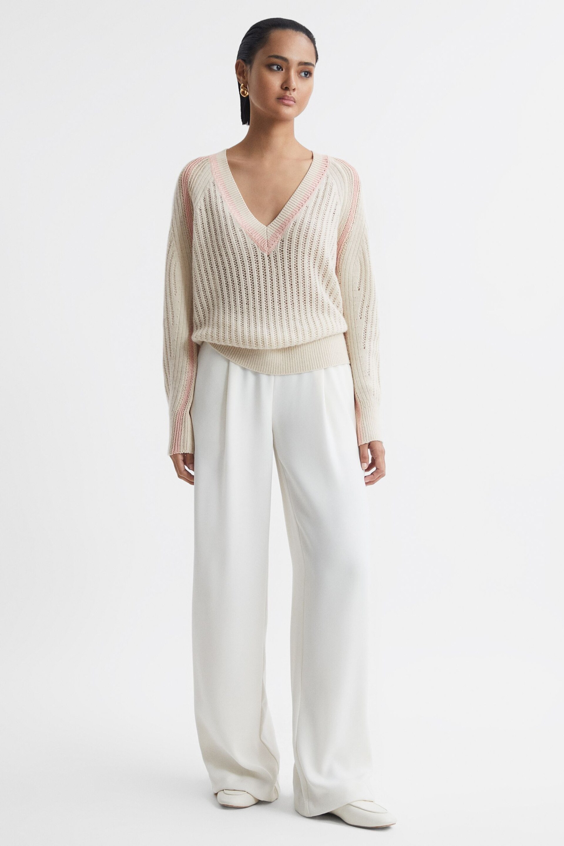 Reiss Cream/Nude Vale Wool Blend Knitted V-Neck Jumper - Image 3 of 5
