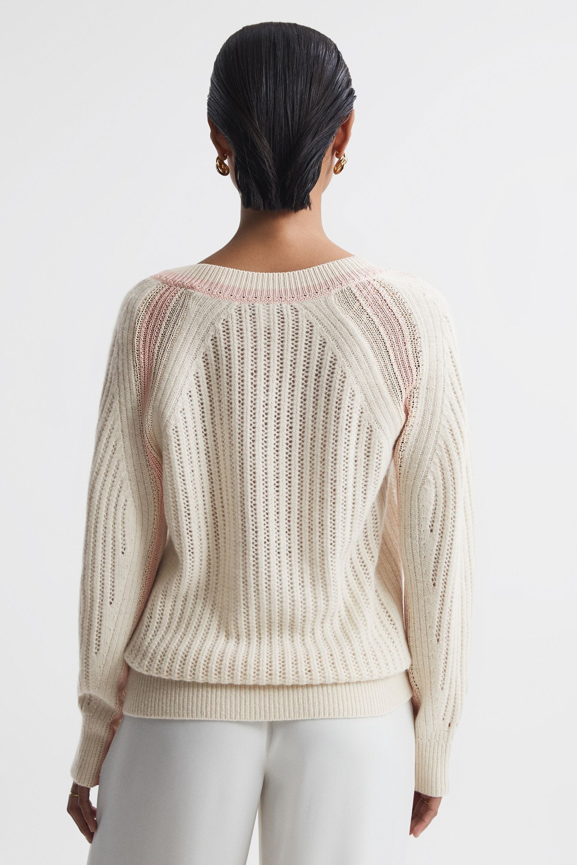 Reiss Cream/Nude Vale Wool Blend Knitted V-Neck Jumper - Image 5 of 5