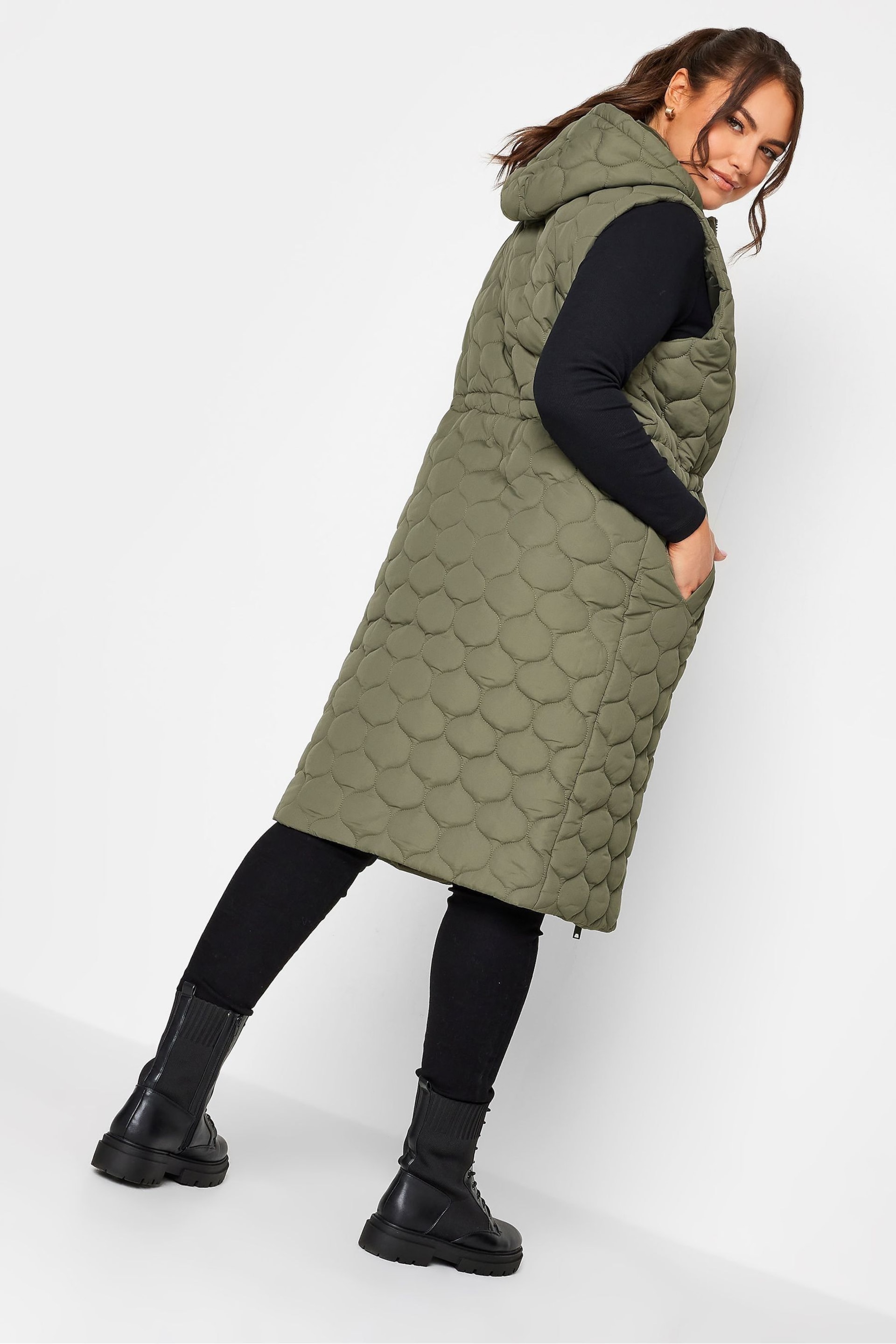 Yours Curve Green Quilted Lightweight Longline Padded Gilet - Image 2 of 5
