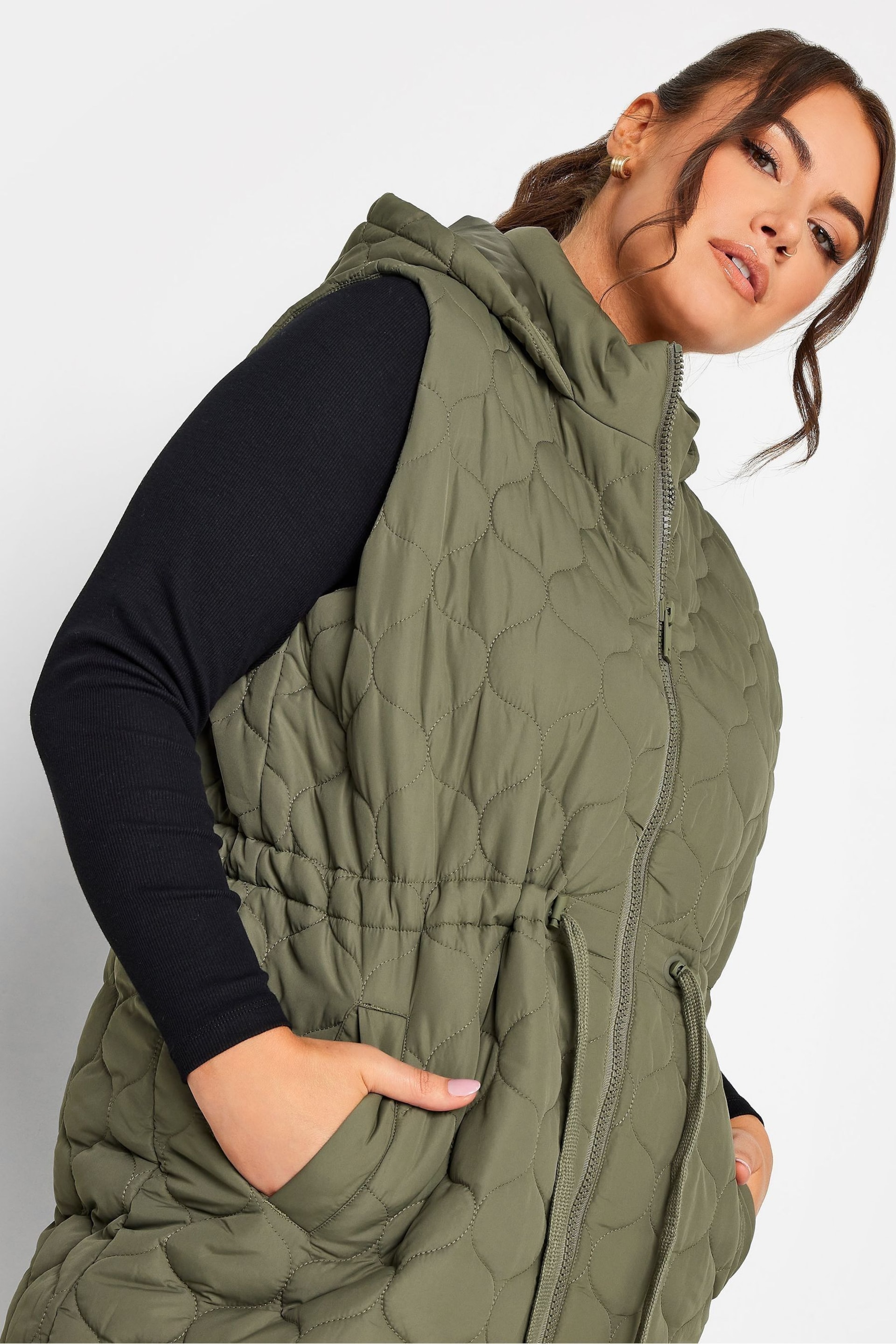 Yours Curve Green Quilted Lightweight Longline Padded Gilet - Image 4 of 5