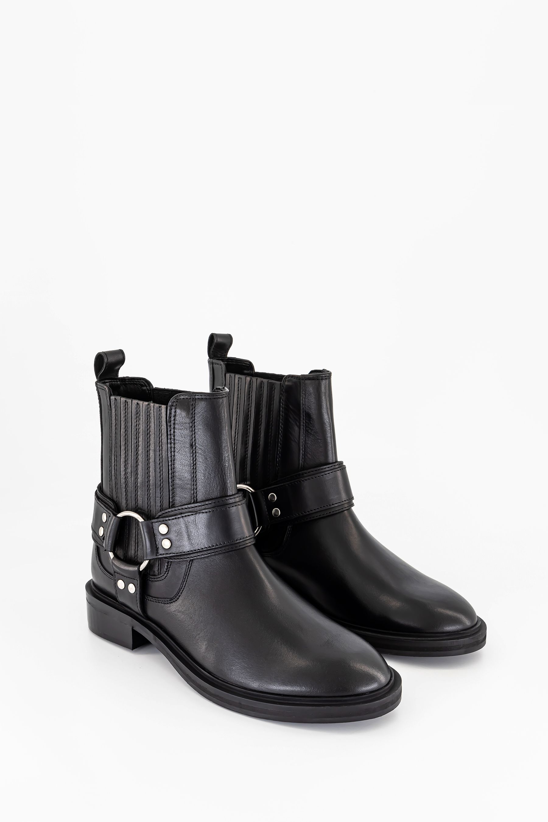 Black chelsea boots office hotsell