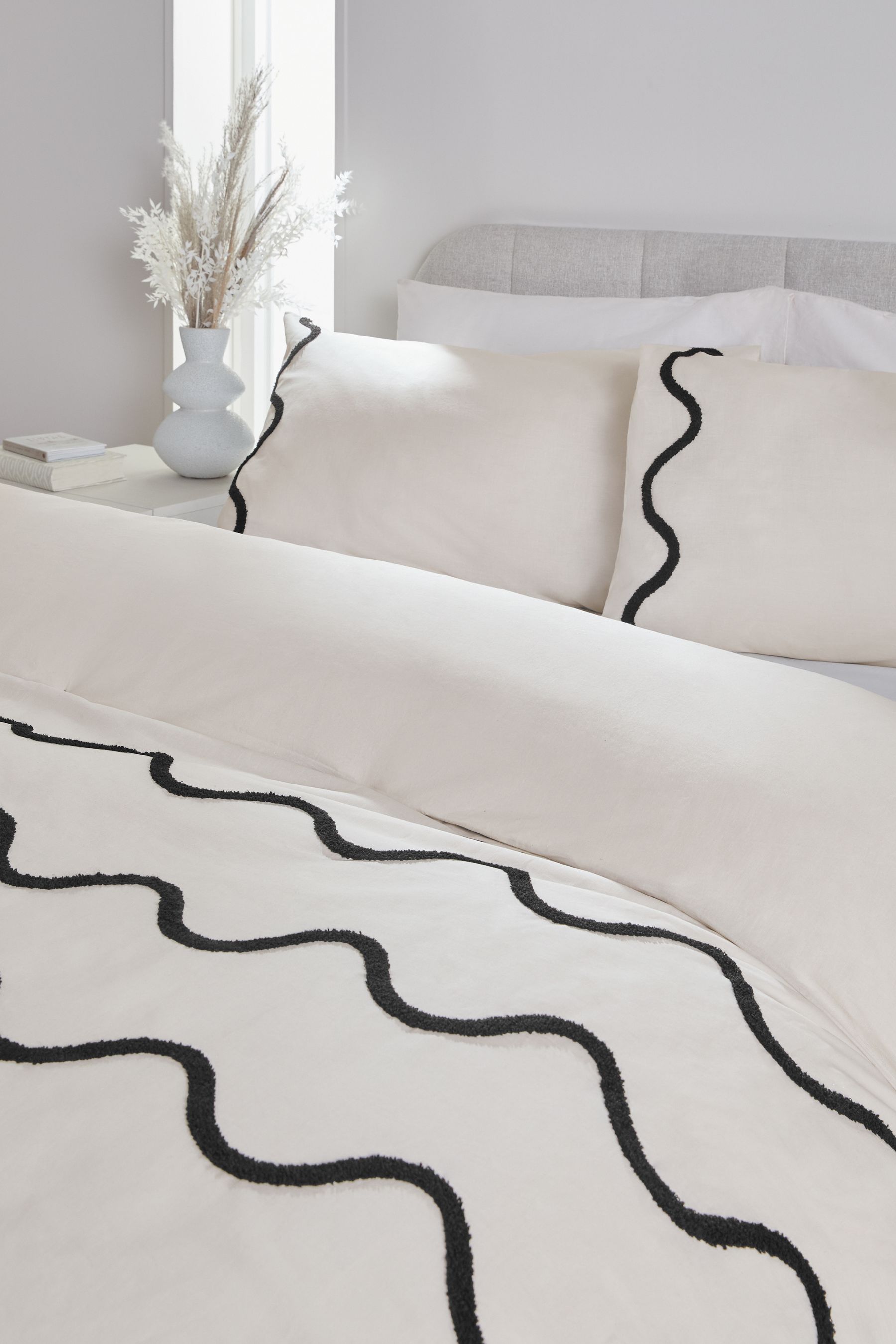Monochrome Tufted Wave 100 Cotton Duvet Cover and Pillowcase Set