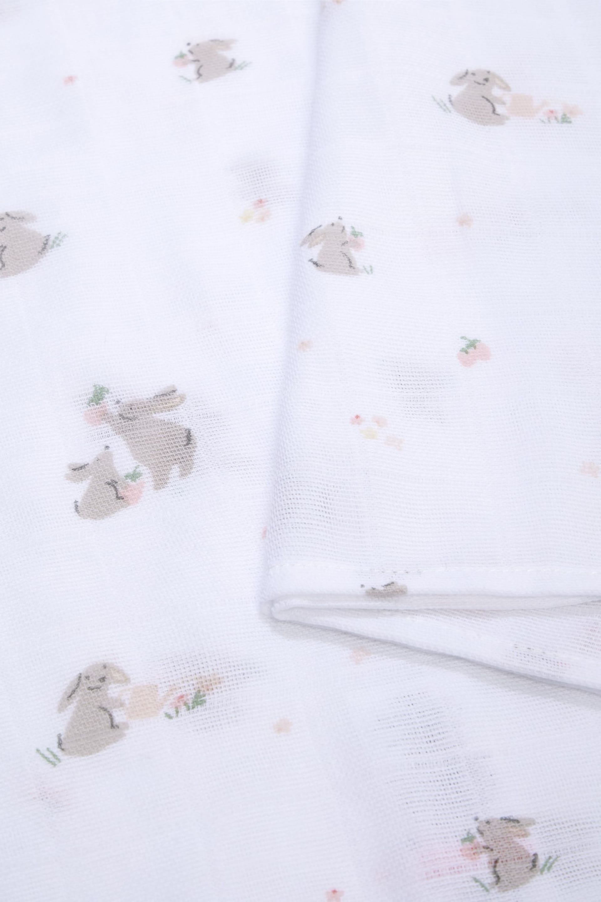 The White Company Organic Cotton Hoppy Bunny And Floral White Muslin 2 Pack - Image 2 of 3