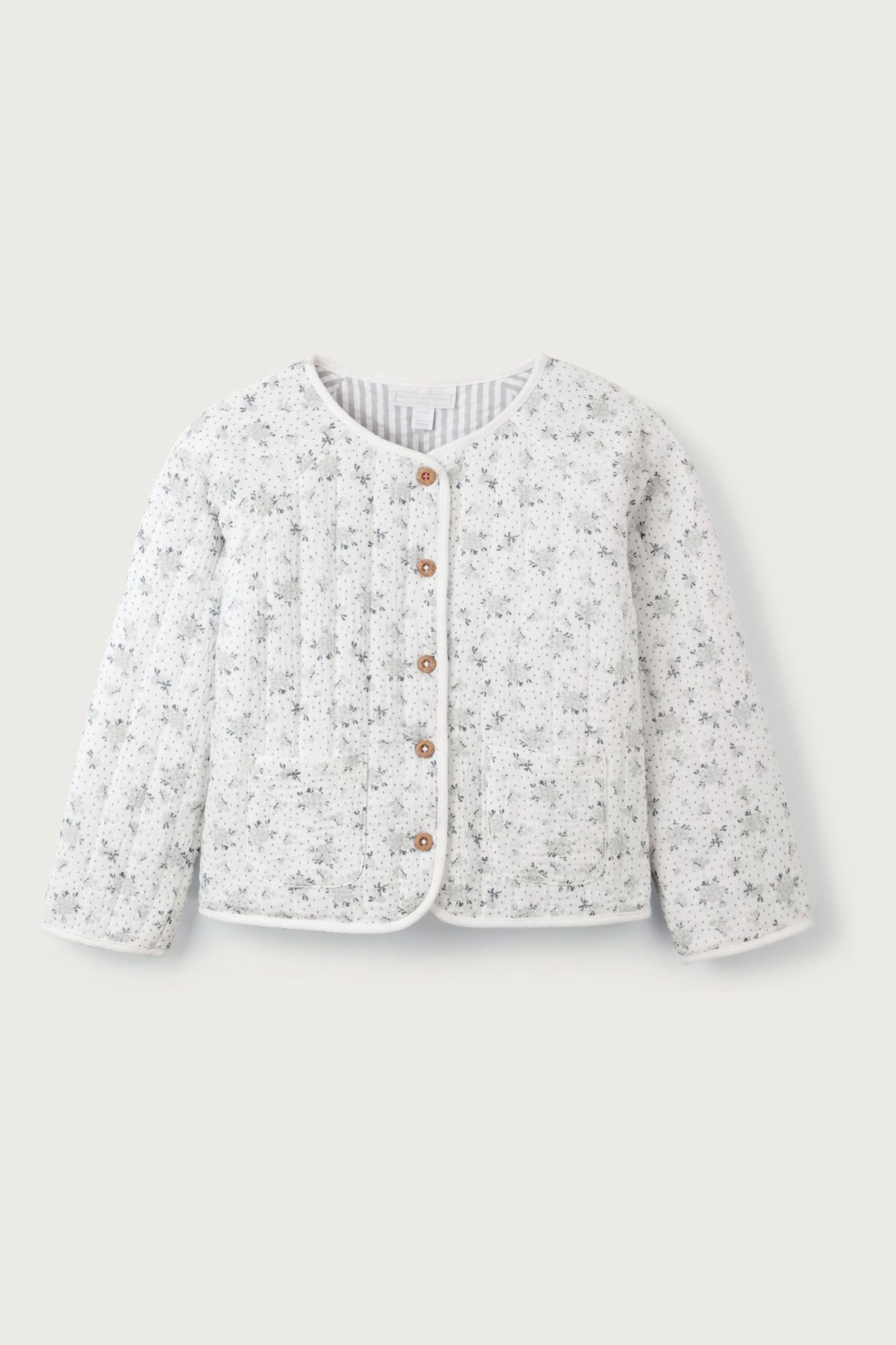 The White Company Camille Organic Crinkle Cotton Reversible Quilted White Jacket - Image 9 of 10