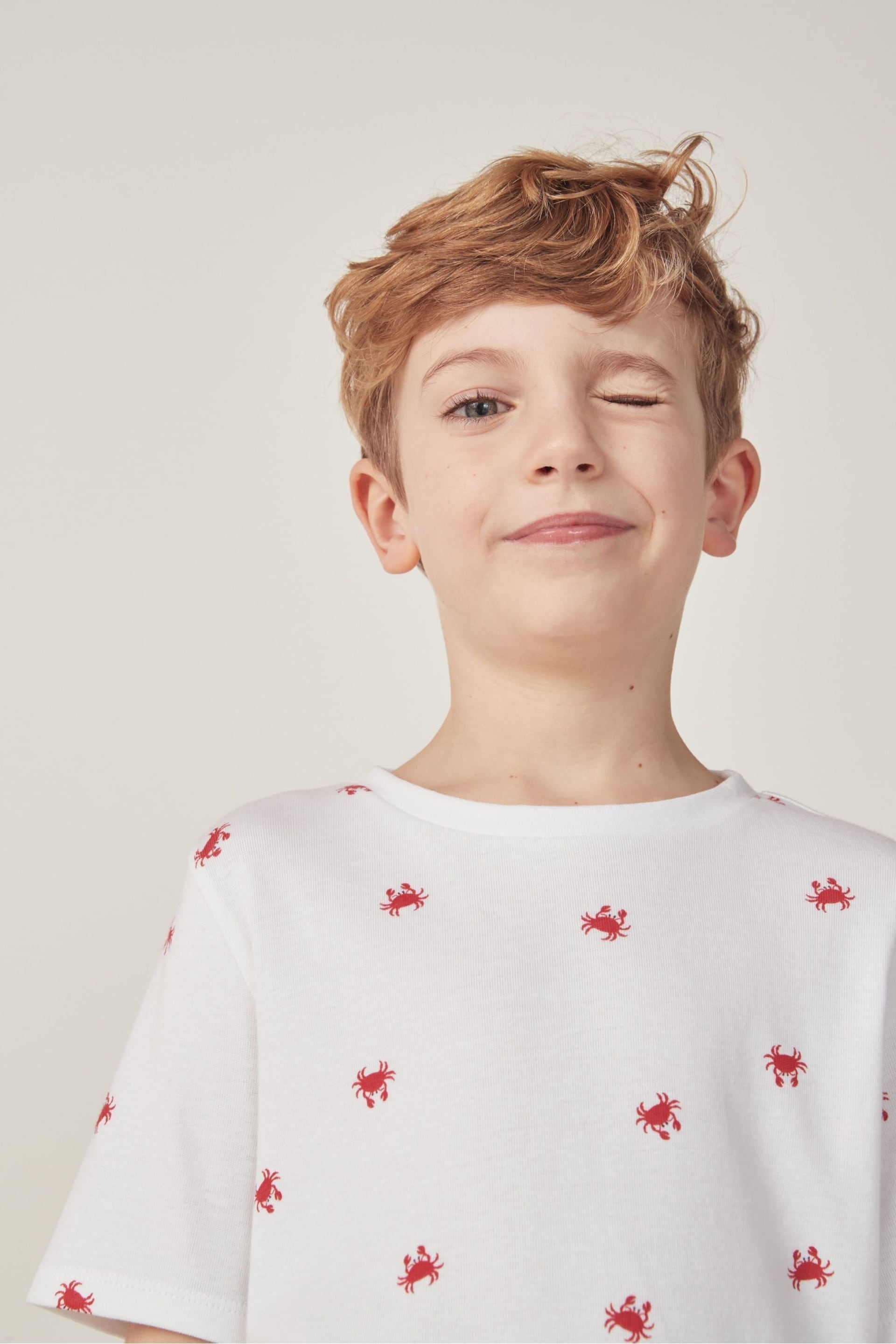 The White Company White Cotton Slim Fit Crab Print Shortie Pyjamas - Image 4 of 4