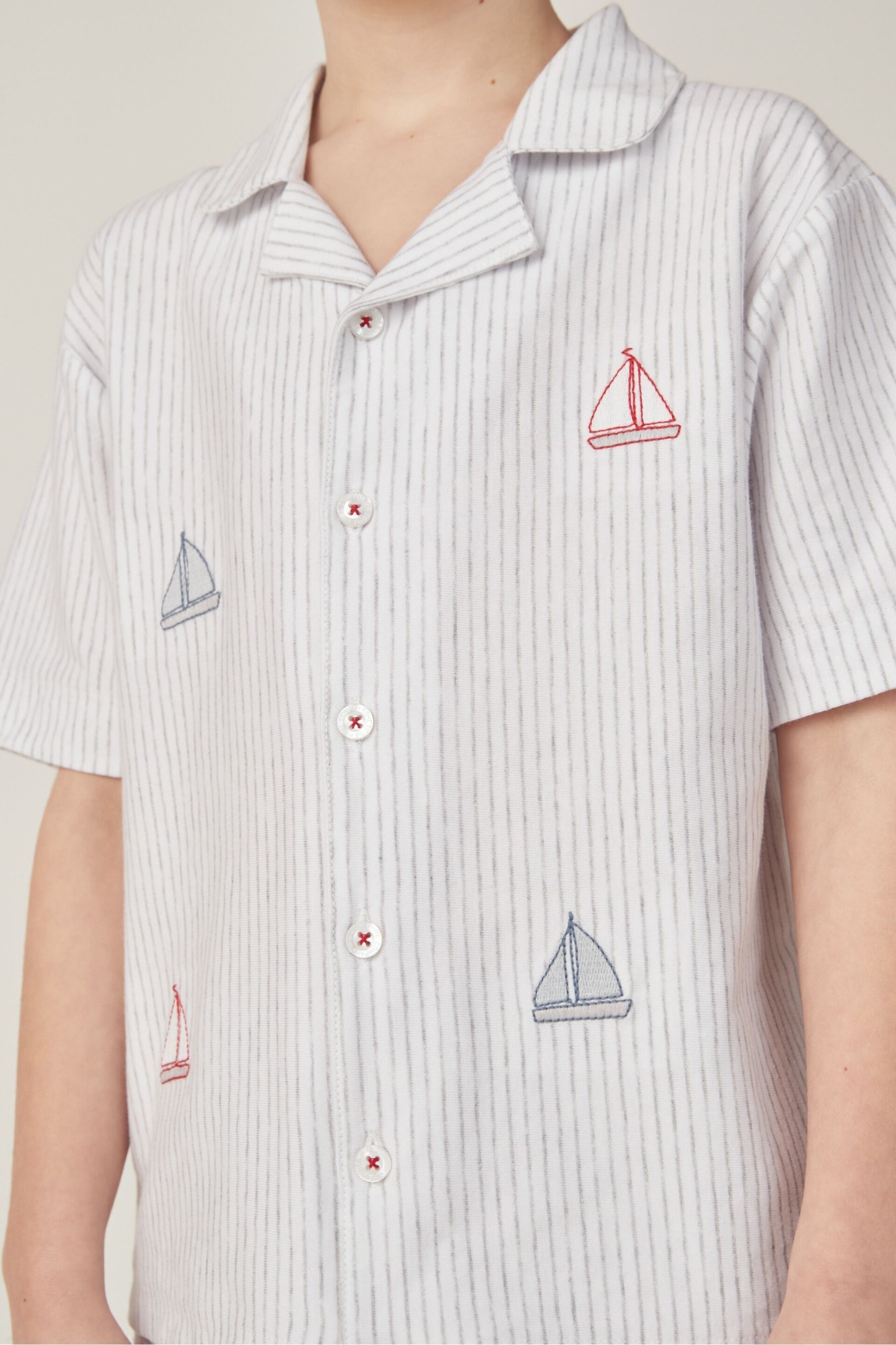 The White Company White Cotton Classic Sailboat Embroidered Shortie Pyjamas - Image 3 of 6