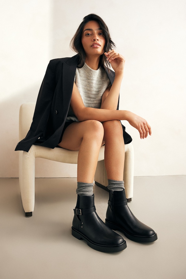 Czarny - Forever Comfort® Chelsea Buckle Ankle Boots - Image 2 of 9