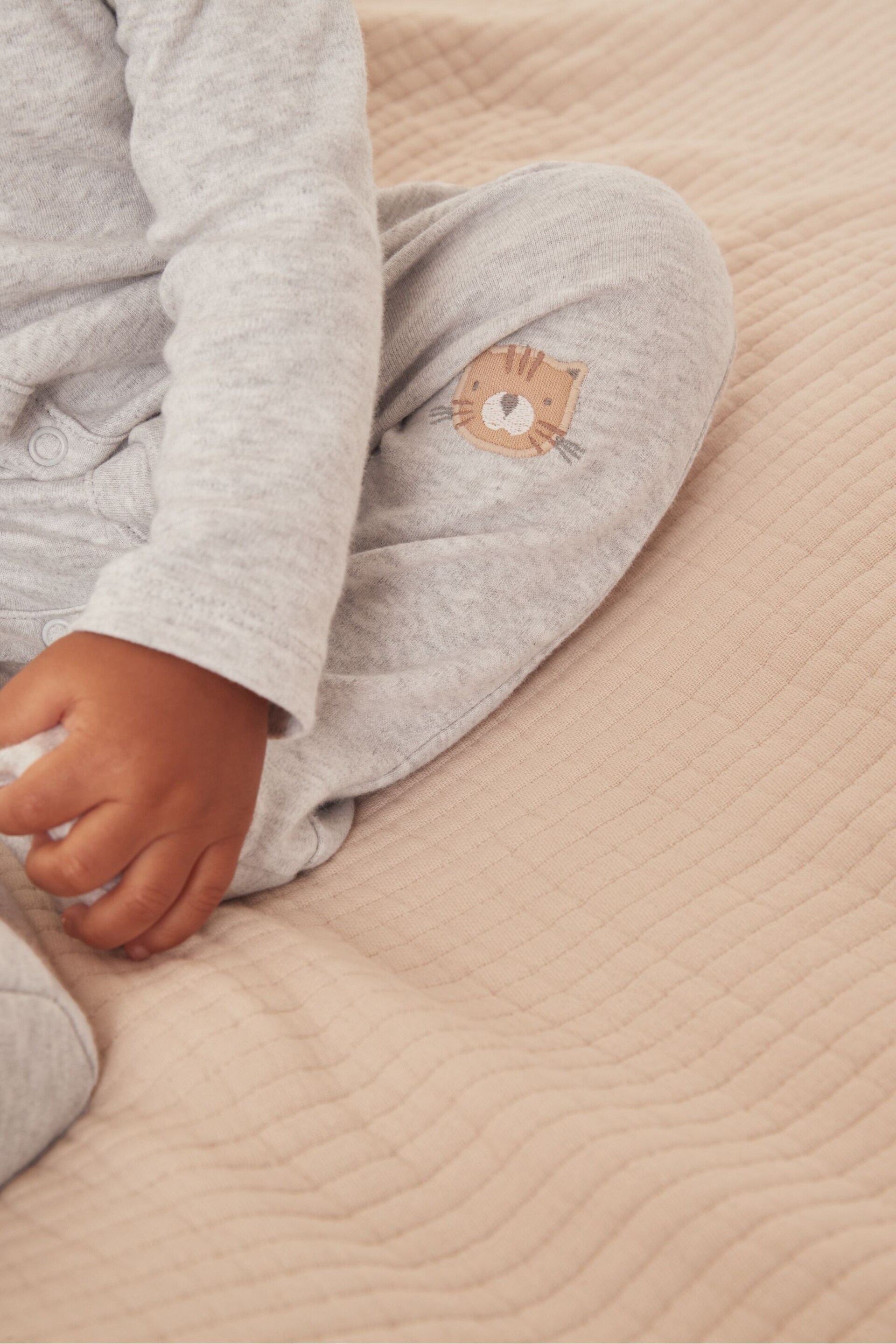 The White Company Grey Cotton Cheetah Knee Popper Down Sleepsuit - Image 2 of 4
