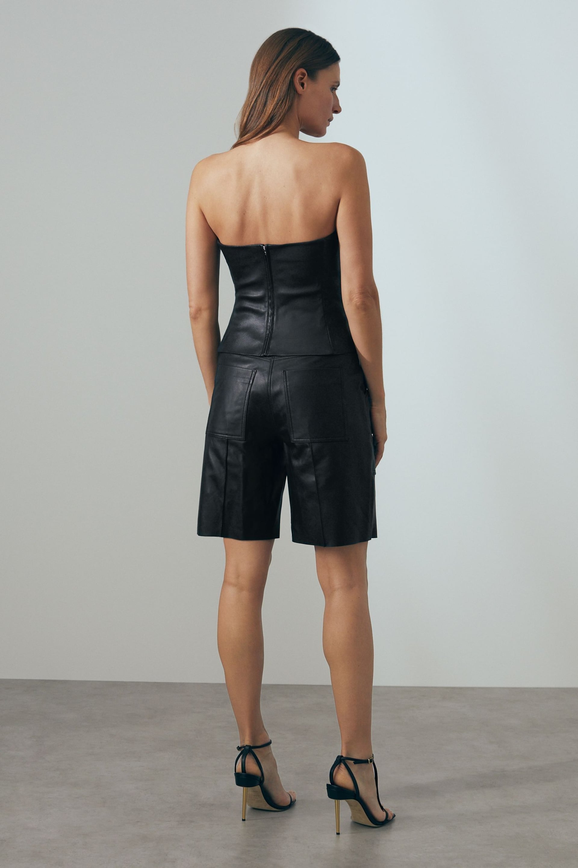 Reiss Black Eliana Leather Cargo Shorts - Image 6 of 7