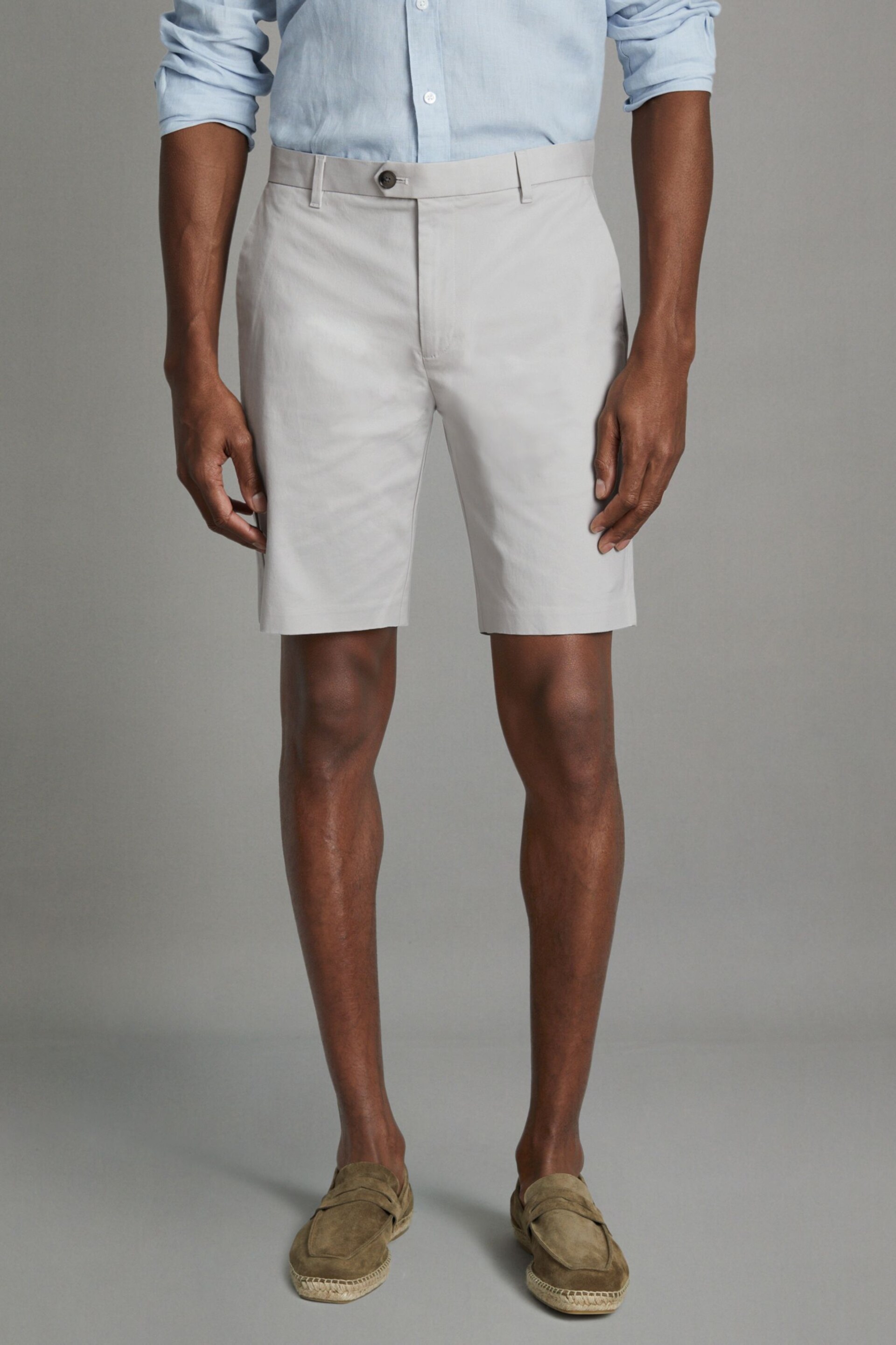 Reiss Ice Grey Wicket Modern Fit Cotton Blend Chino Shorts - Image 1 of 6