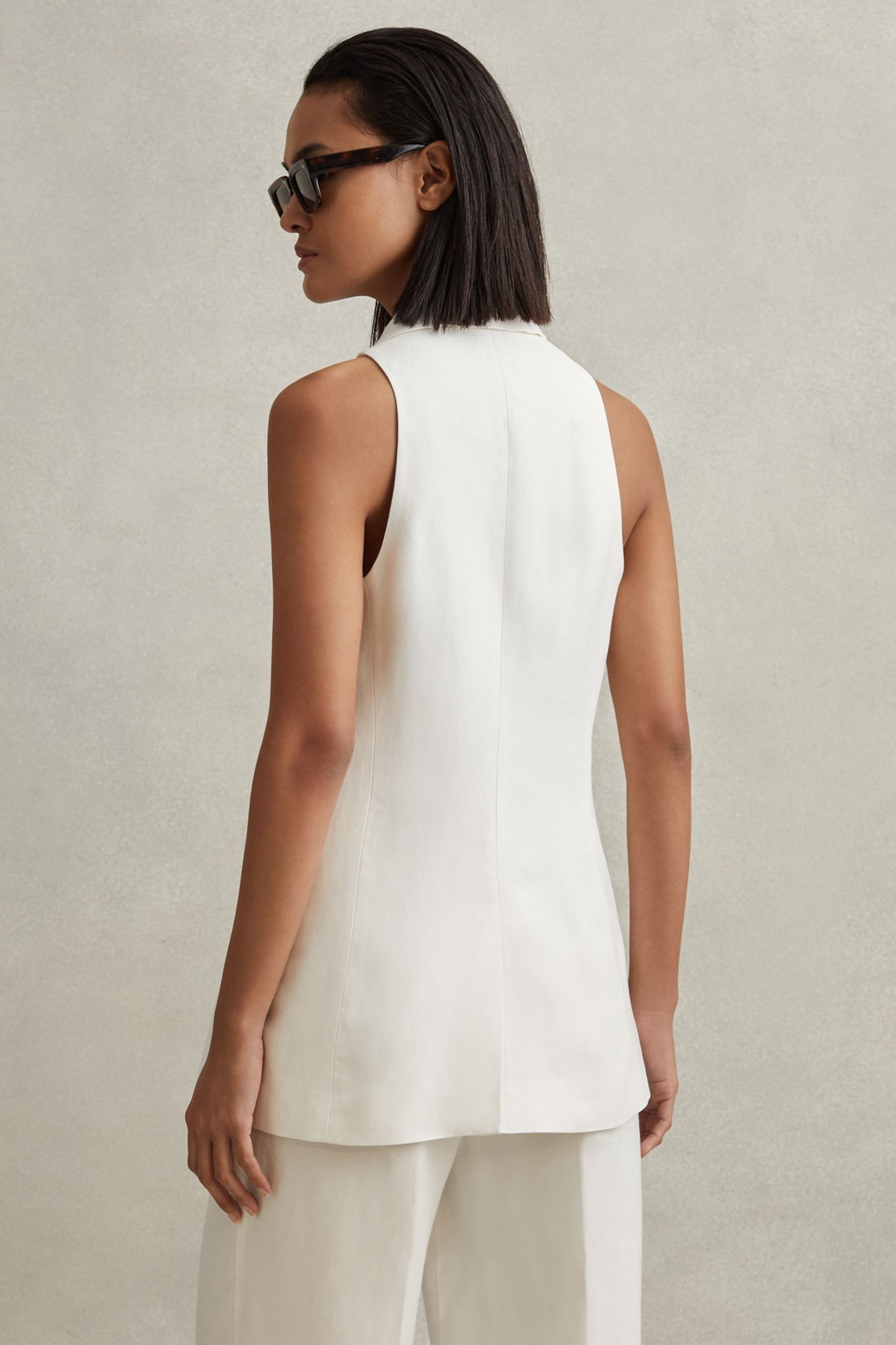 Reiss White Lori Halter Viscose Linen Double Breasted Suit Waistcoat - Image 4 of 6