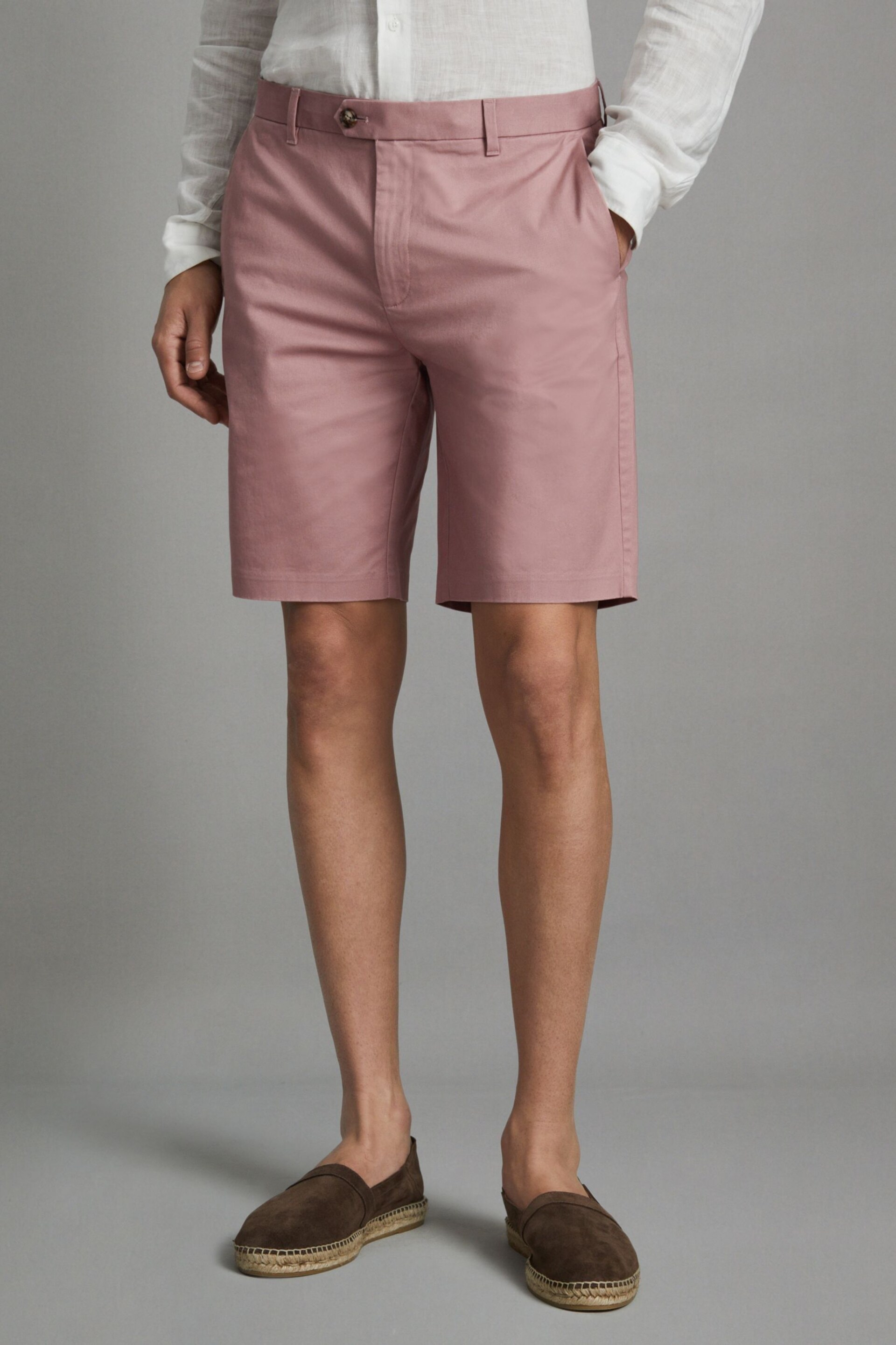 Reiss Dusty Pink Wicket Modern Fit Cotton Blend Chino Shorts - Image 1 of 7