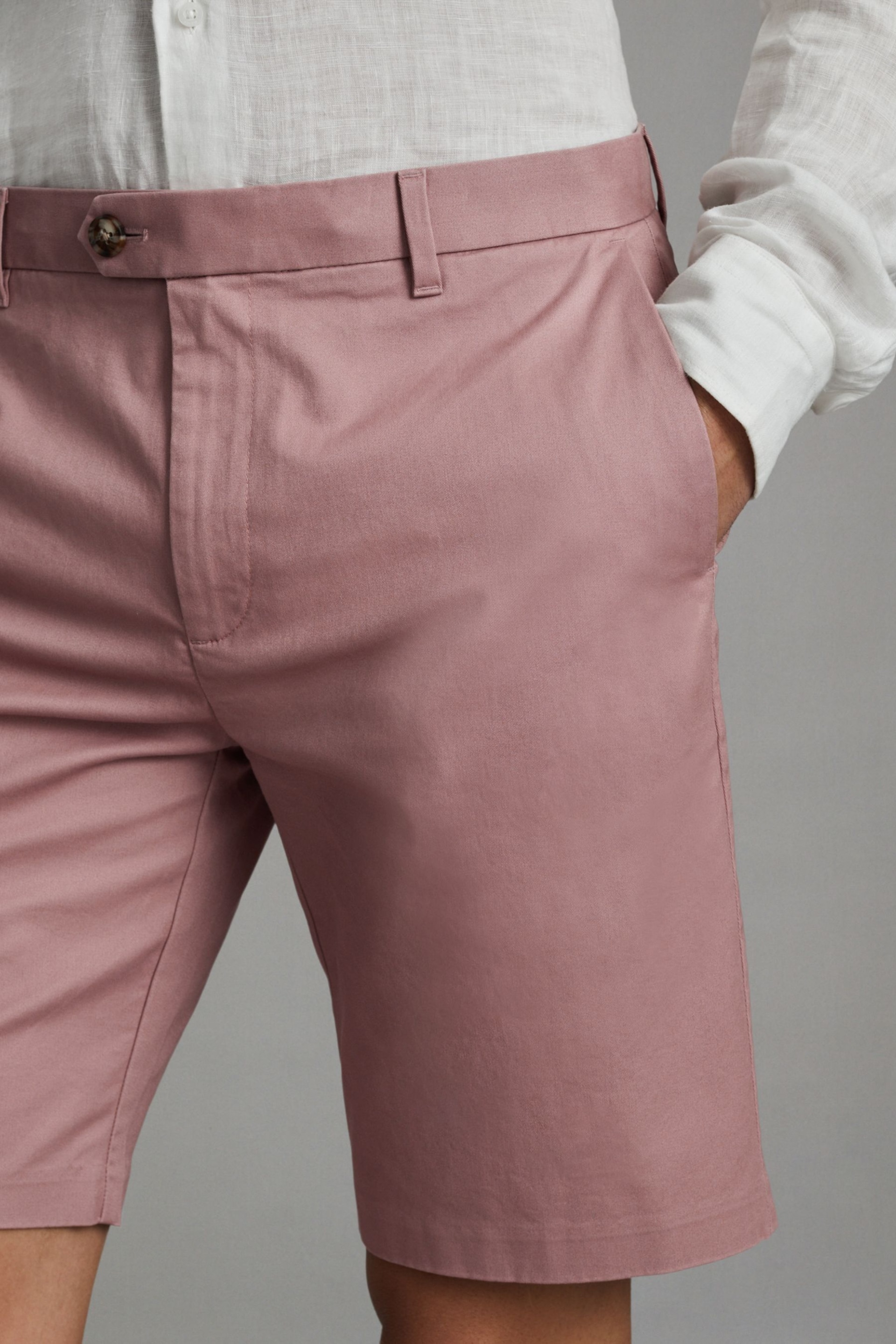Reiss Dusty Pink Wicket Modern Fit Cotton Blend Chino Shorts - Image 4 of 7
