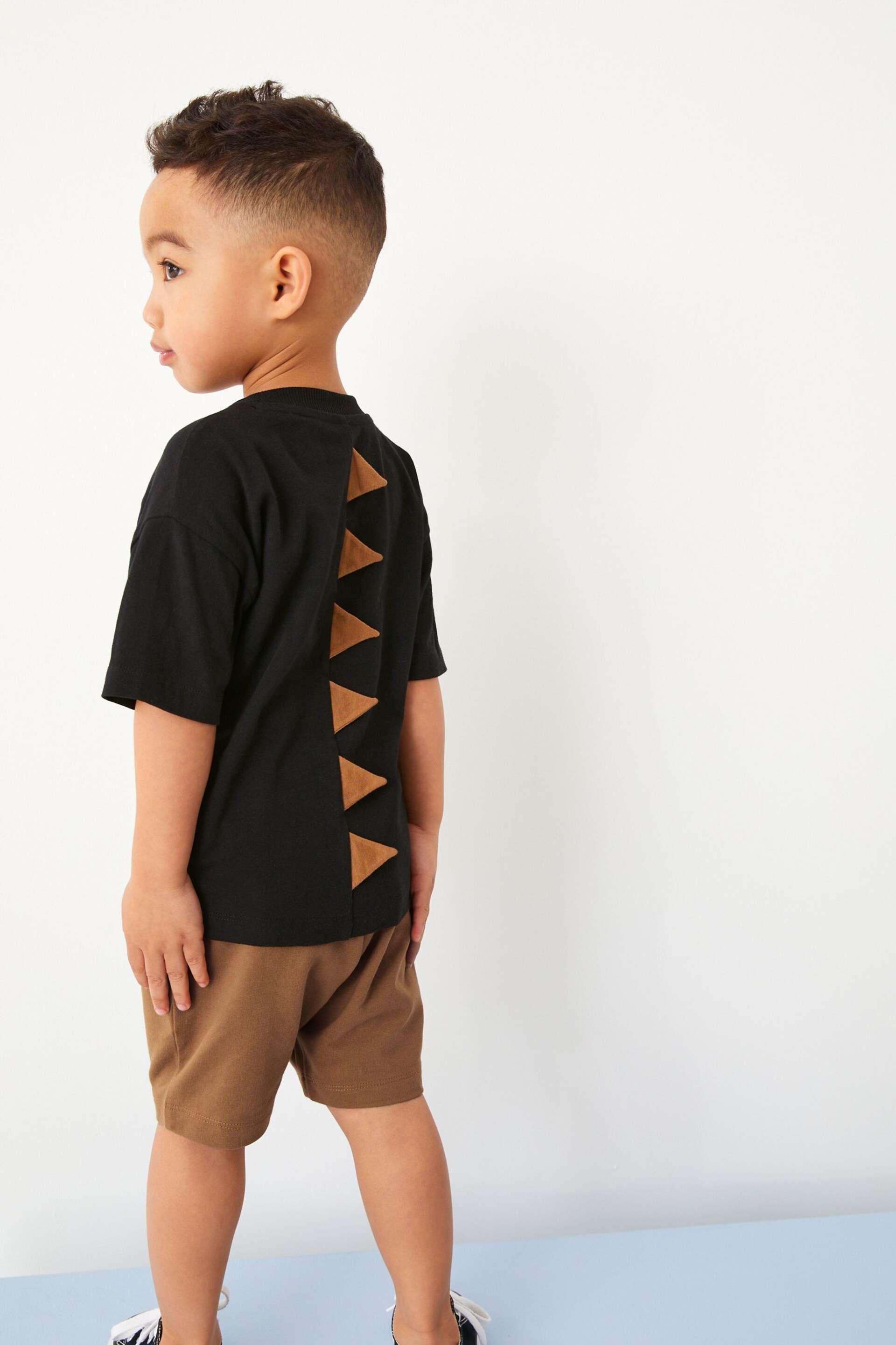 Black/Tan 2 pack T-shirt and Shorts Set (3mths-7yrs) - Image 3 of 11