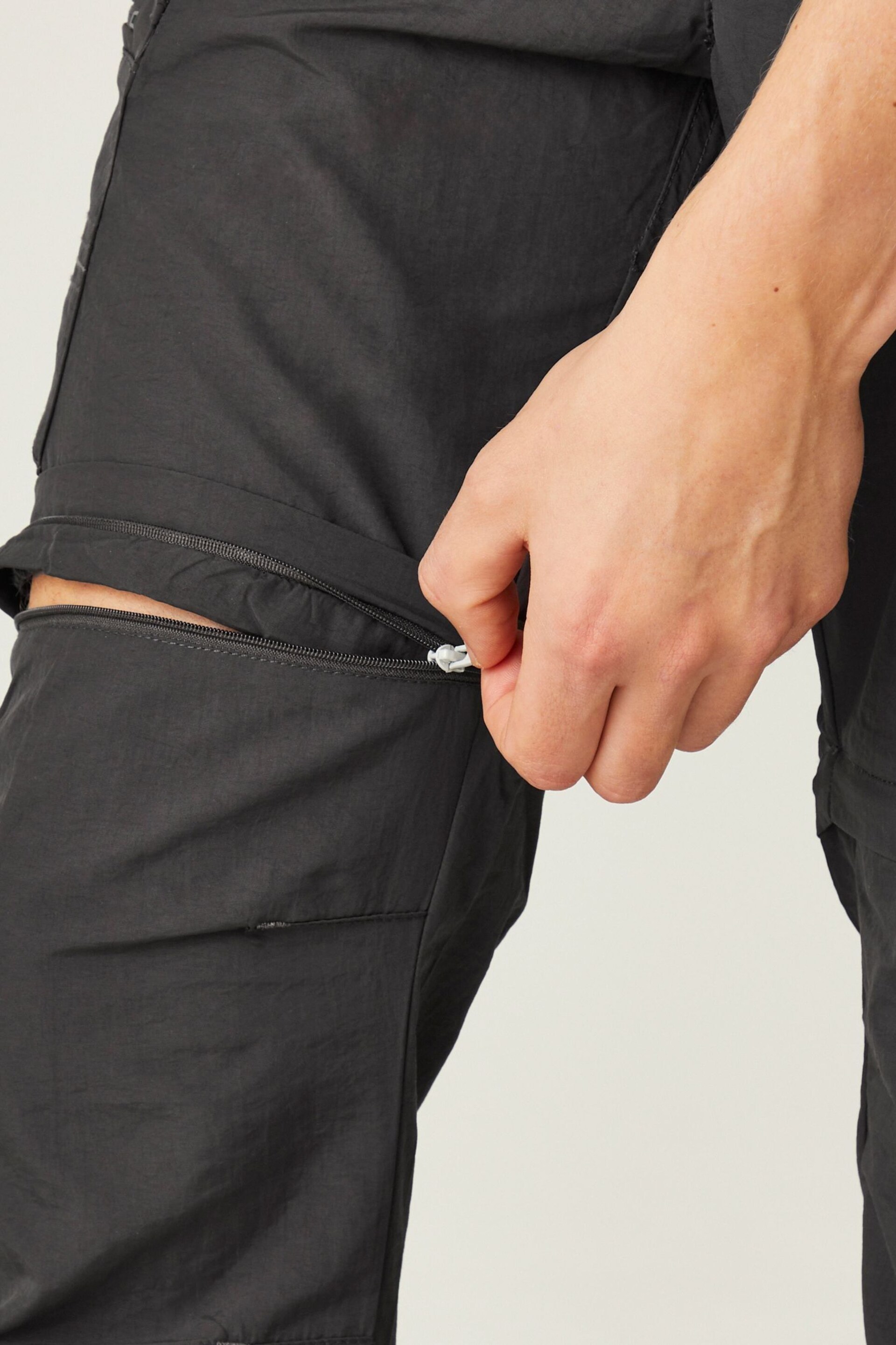 Regatta Black Leesville II Zip Over Trousers - Image 5 of 9